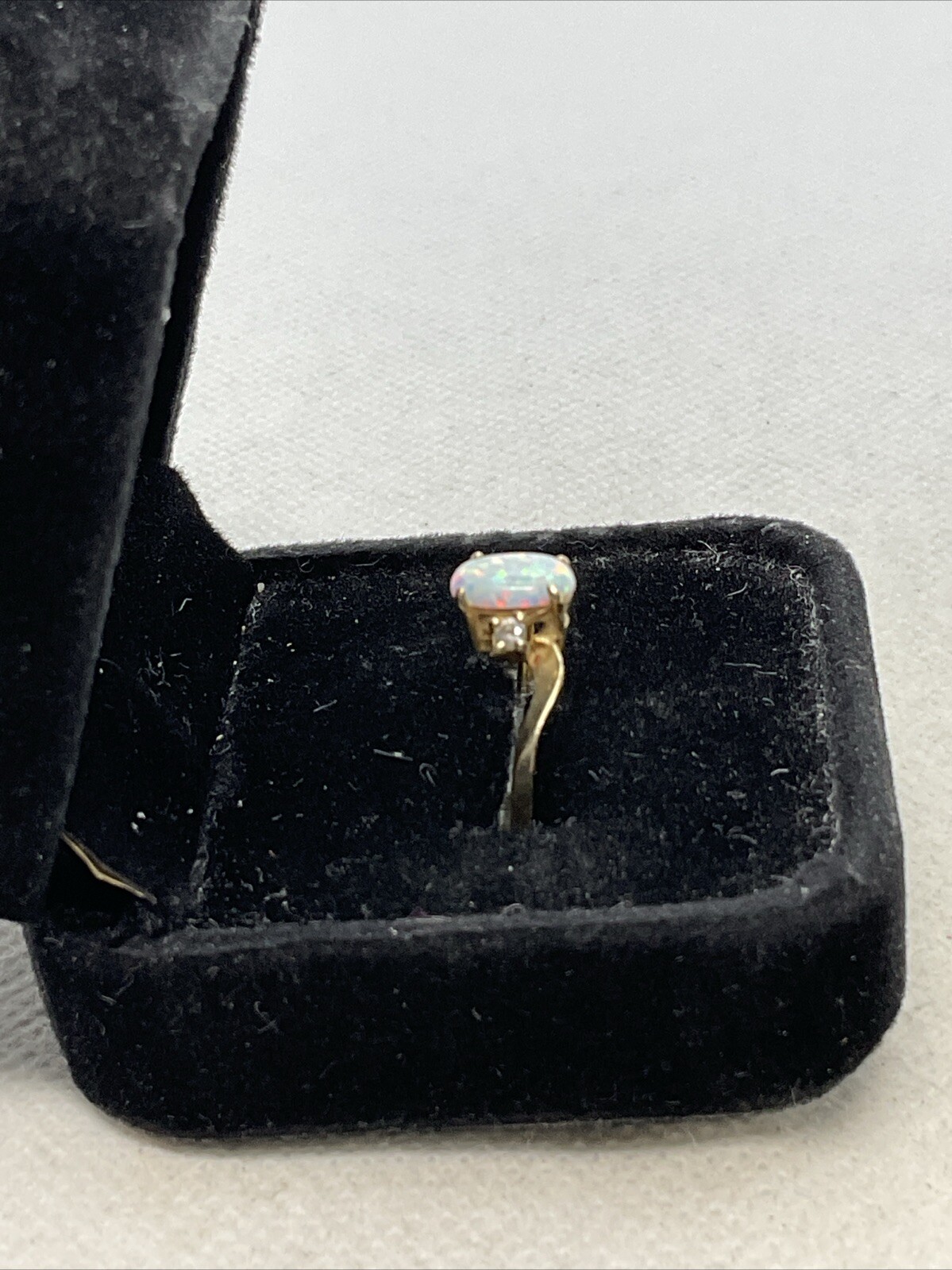 CUTE Solid 14K Yellow Gold 0.54CTW Created Opal & White CZ Ring 1.7gr. Size 7.5