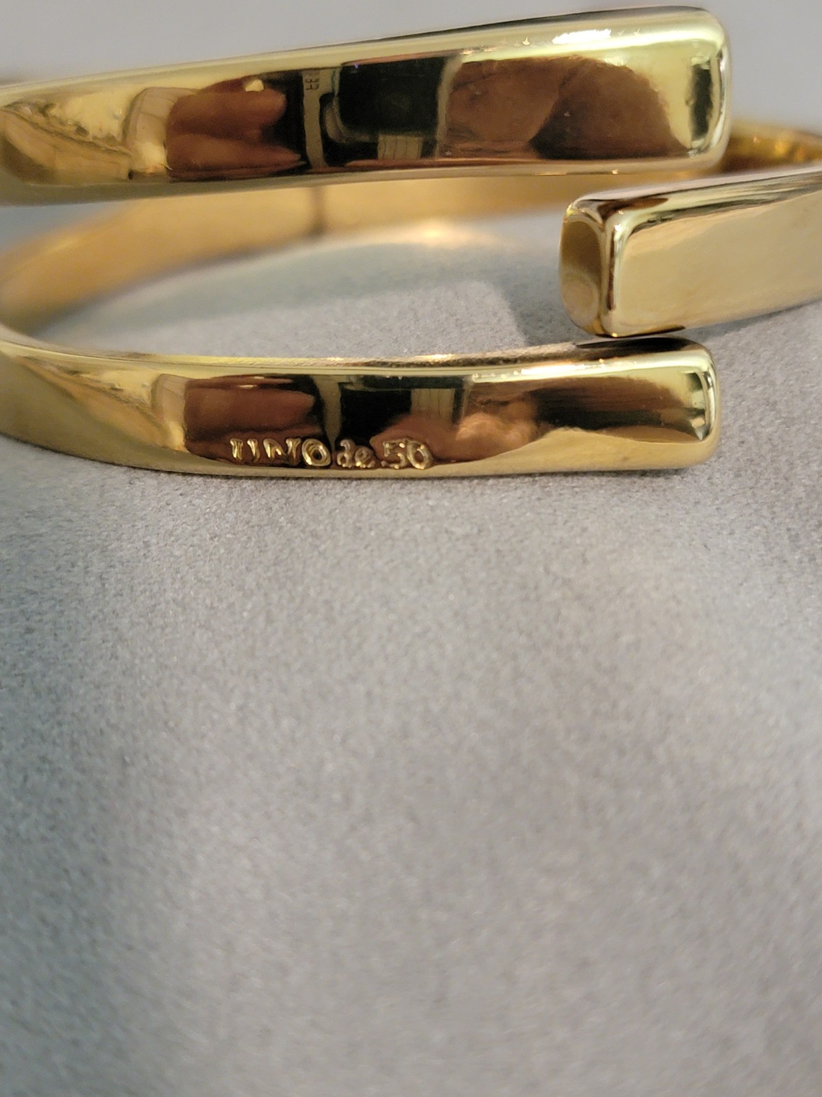UNO de 50 ‘SER ORIGINAL’ 18k Gold Plated Rigid Hinged Bracelet $270