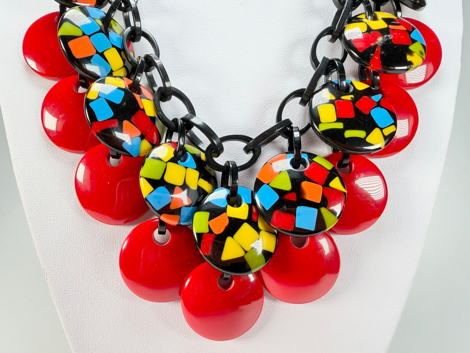 Marion Godart – Confetti “Dual Disque” Art-Deco x Red Mix Resin Necklace