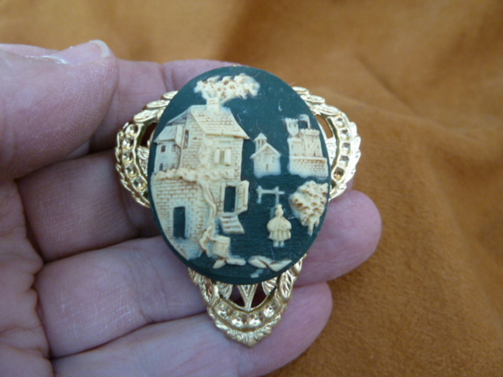 (CM58-27) Rebecca at the Well HOUSE CAMEO PIN Brooch jewelry pine resin realtor