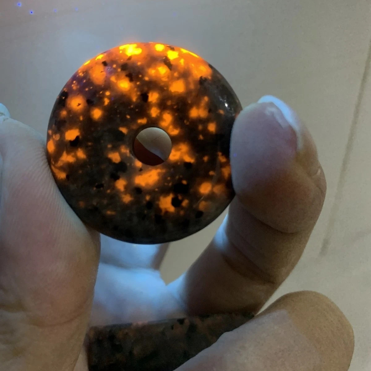 Natural Yooperlite Crystal Donut Pendant UV Glowing Stone Women Men Necklace
