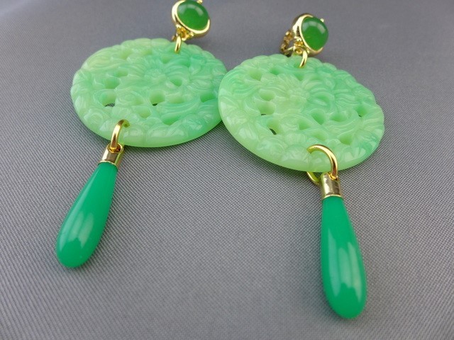Kenneth Lane KJL COUTURE Asian Carved Green Jade Statement Drop Earrings 3-1/2″