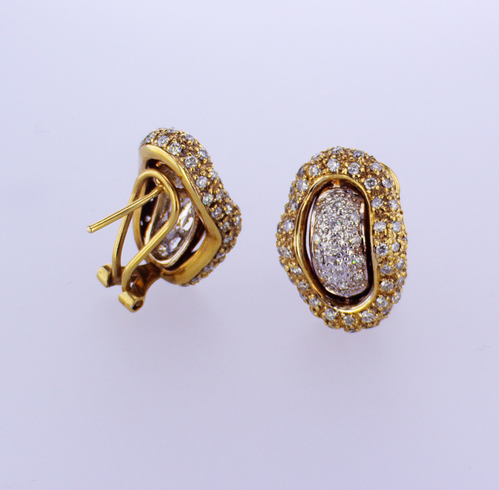 18Kt Yellow Gold Round Cut Diamond Fashion Earrings 1.97Ctw