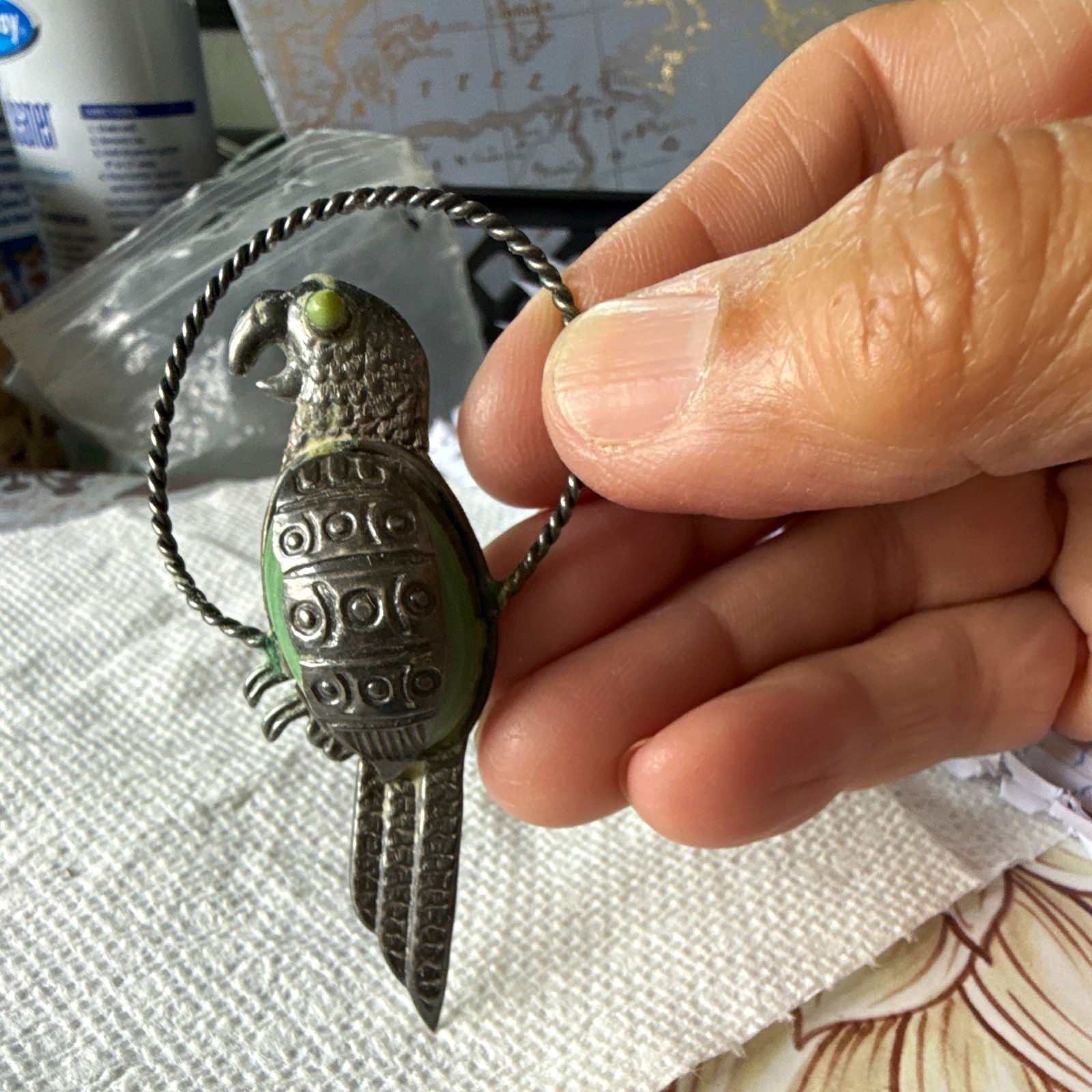 Sterling Silver .925 Parrot Brooch label Pin Mexico Bird. With Green Stones.
