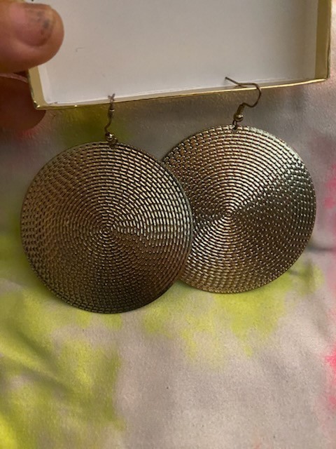 Gold Tone Round Disc Dangle Drop Earrings, Textured Spiral, Hook Closure