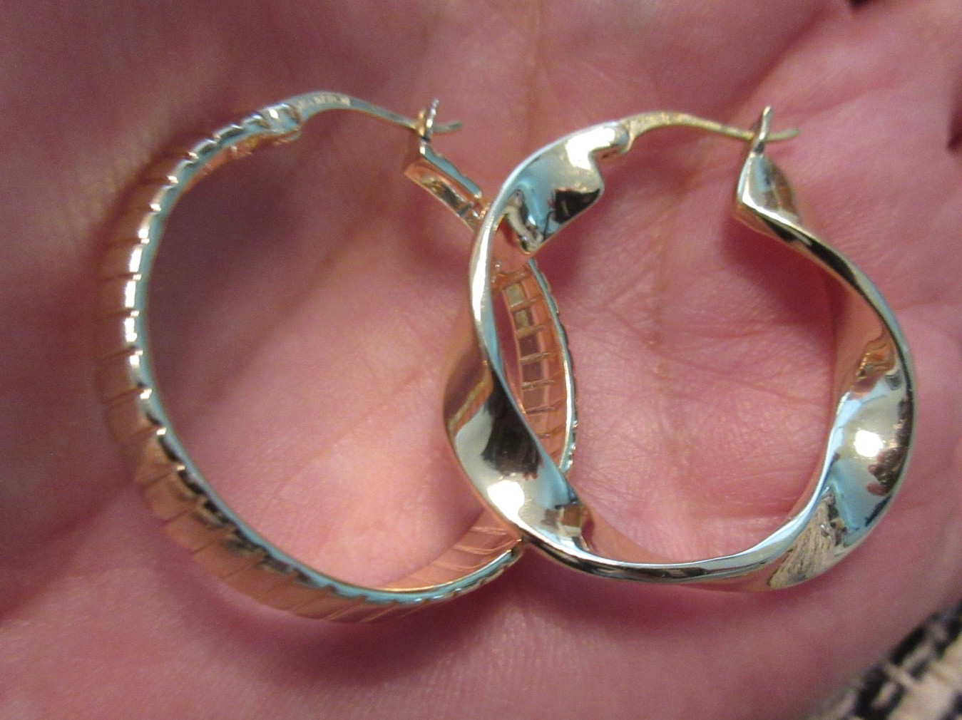 2 pr Bellezza DBJ 925 CN 1-1/4” Twist & Ridge Hoop Earrings Sterling & Yellow