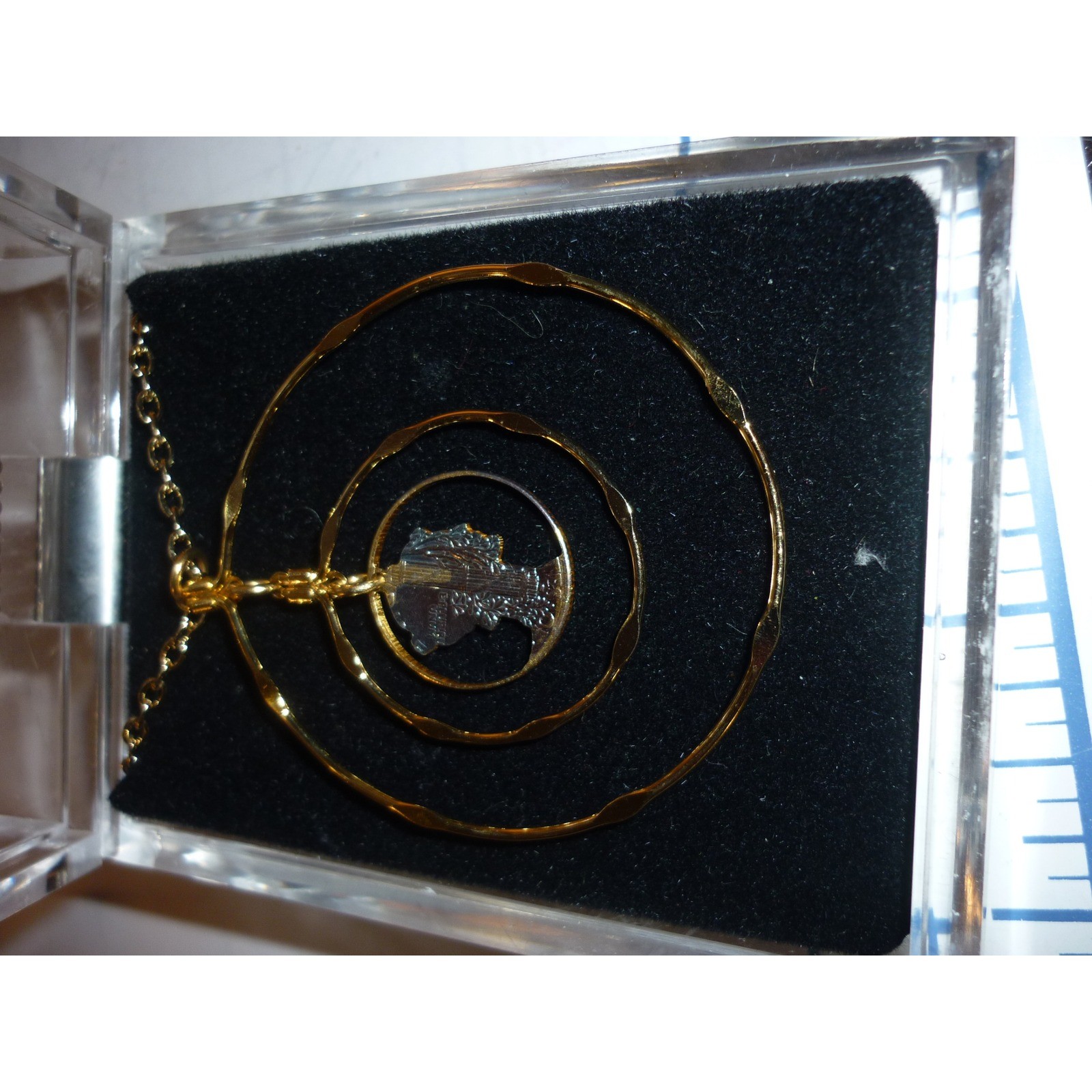 Vintage 1935 Mercury Dime Cut Out Coin Double Hoop Gold Tone Pendant Necklace