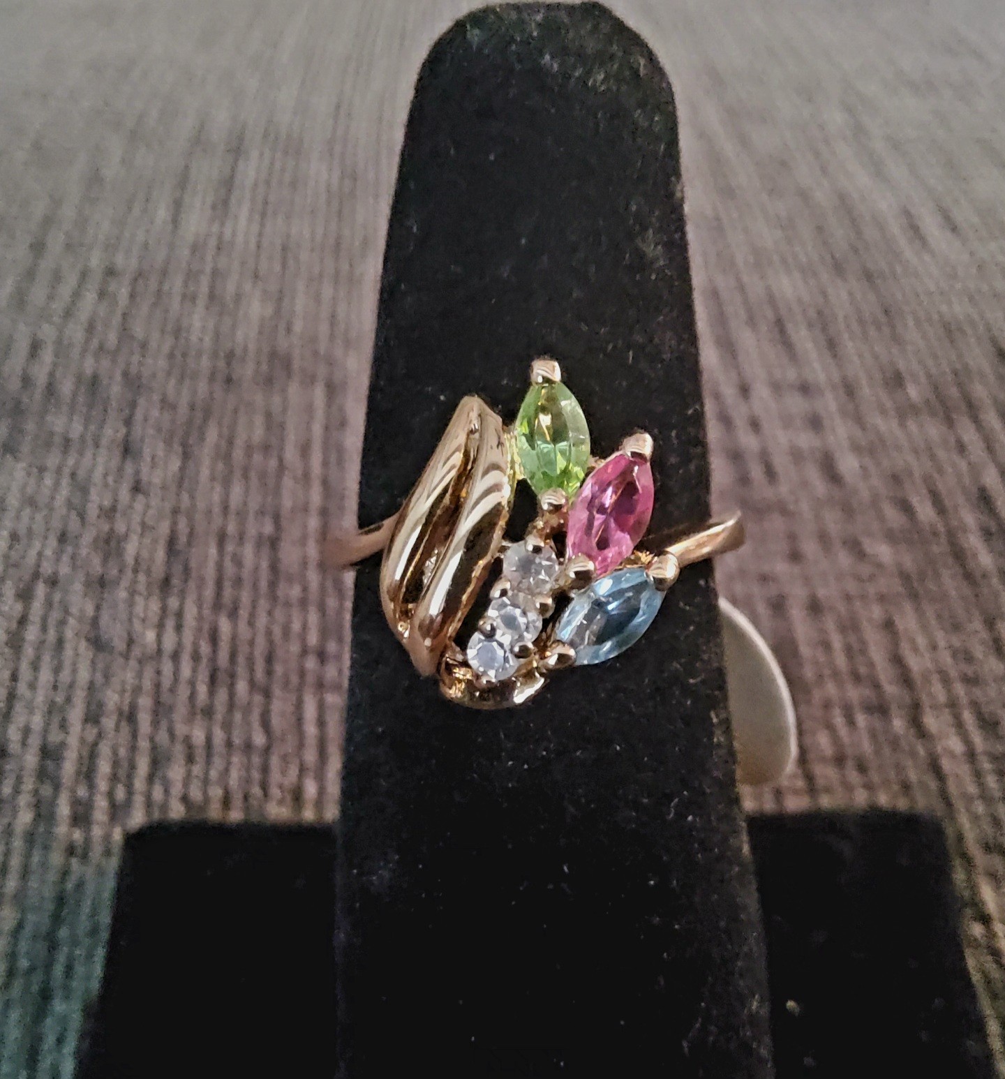Park Lane SPECIAL AWARD RING – PASTEL CZ’s in 18K Gold- Size 7 – BEAUTIFUL