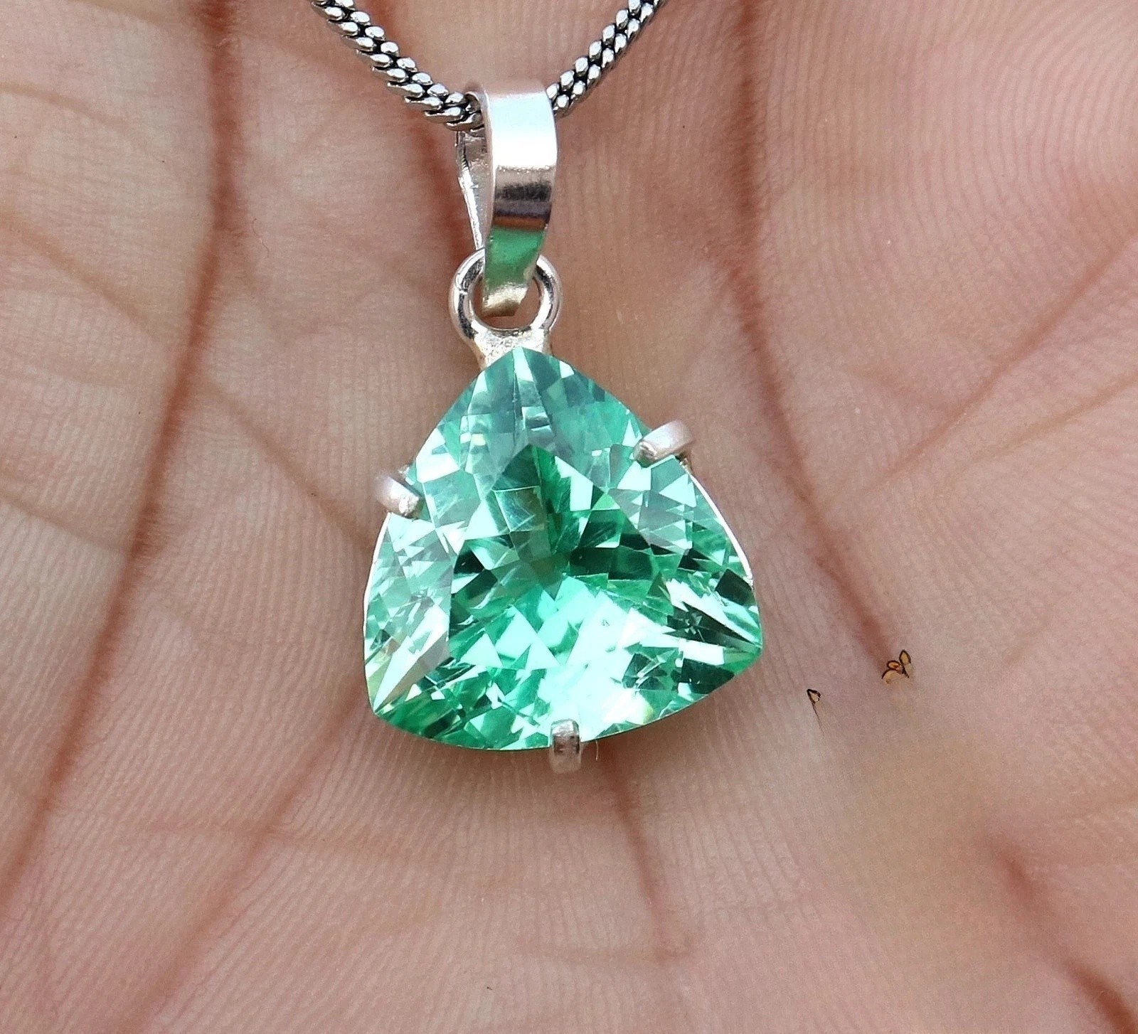 26.30 Ct Natural Green Sapphire Pendant 925 Sterling Silver Certified Gemstone