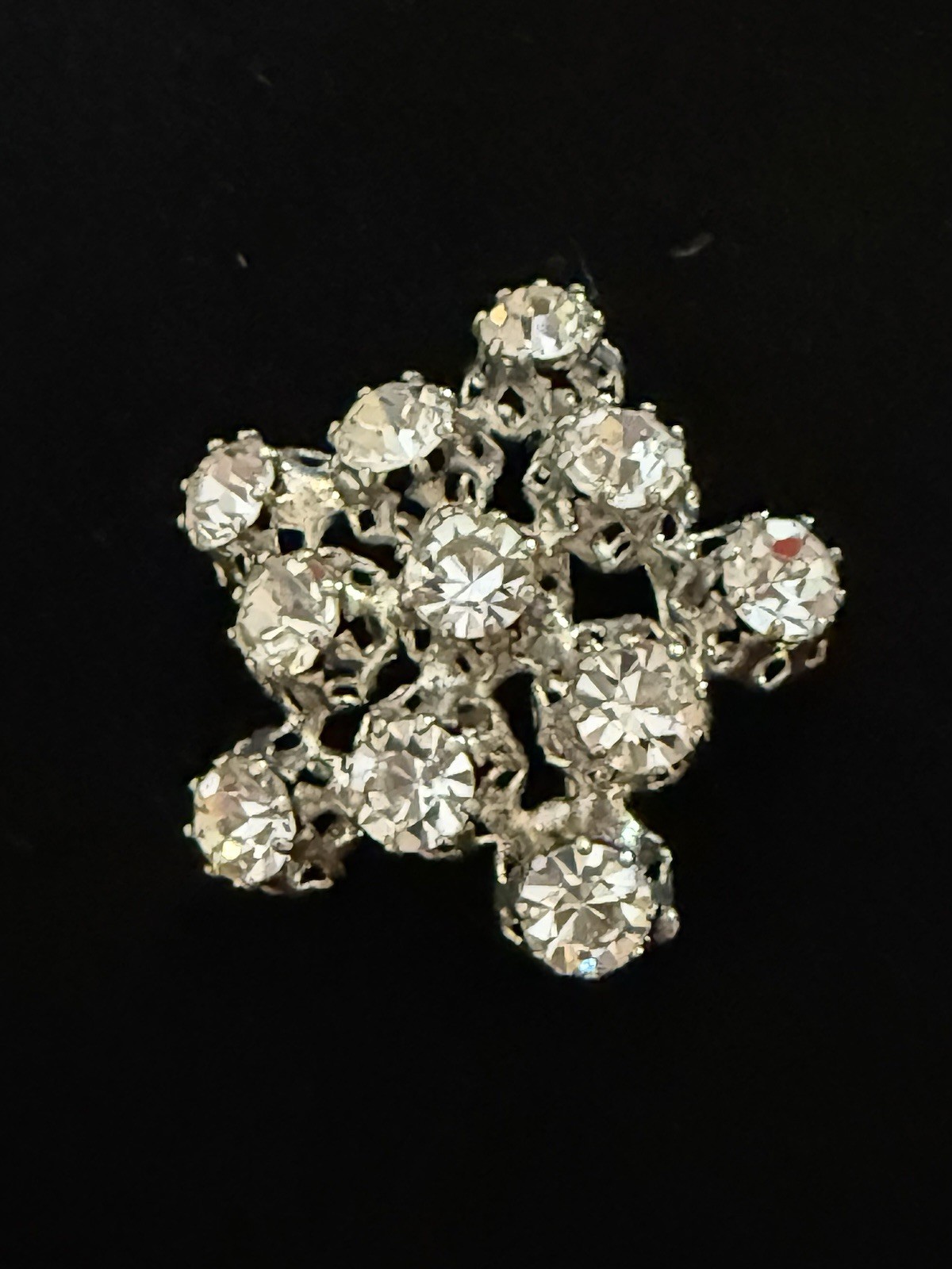 Austria signed Clear Rhinestone Cluster Brooch Pin Prong Set 1 in Fashion