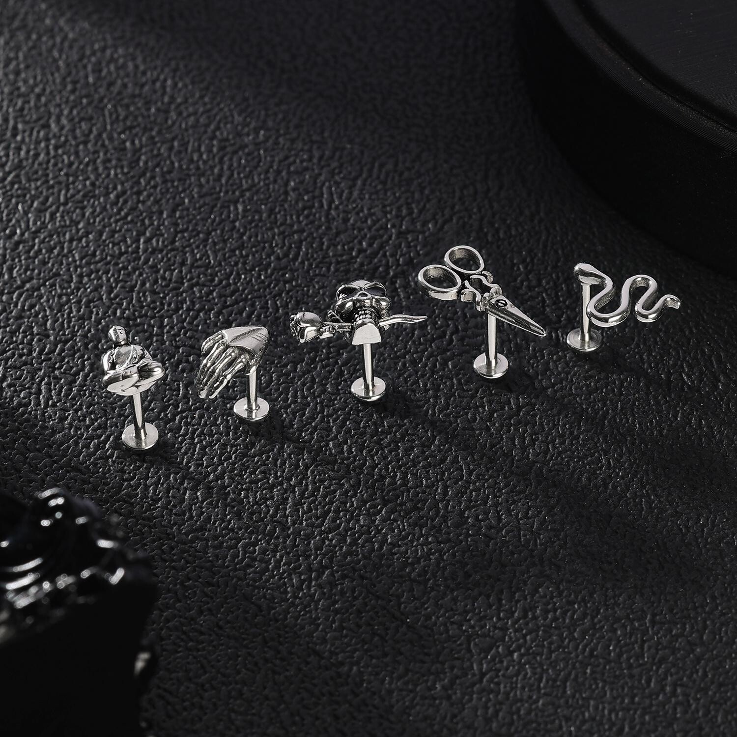 16G Stainless Steel Lip Ring Punk Skull Labret Piercing Helix Piercing Jewelry