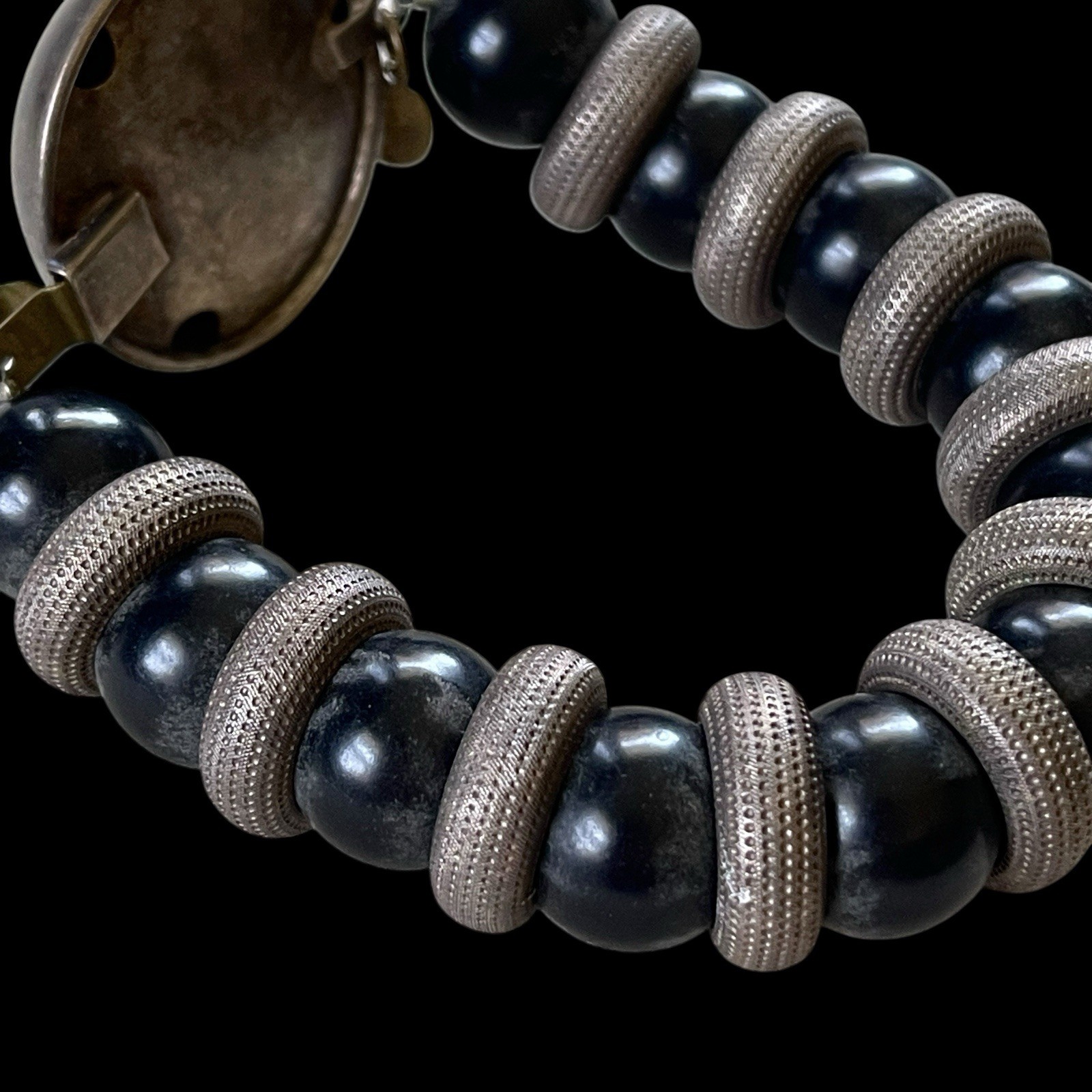 Kate Hines Signed Wood Metal Bead Bracelet Black Silver Chunky Statement 8.5″