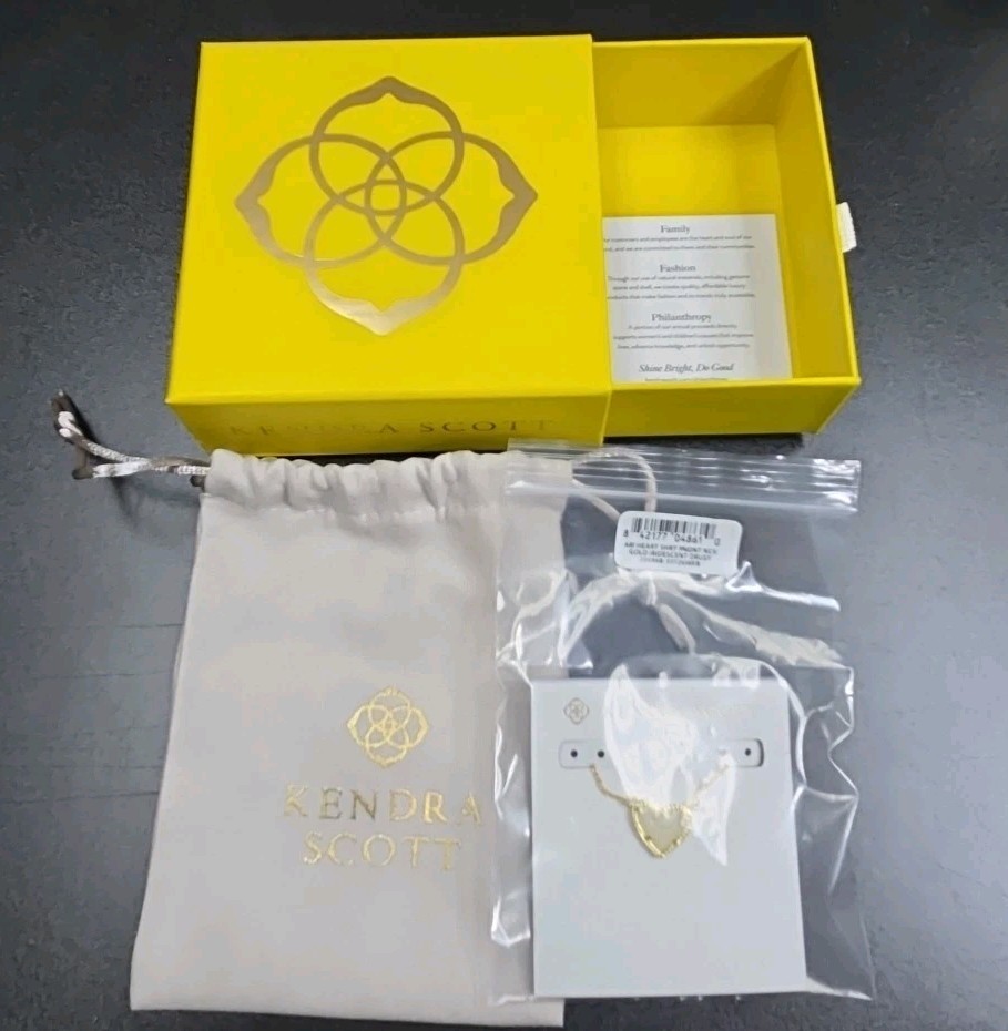 Kendra Scott Ari Heart Pendant in Gold Iridescent Drusy