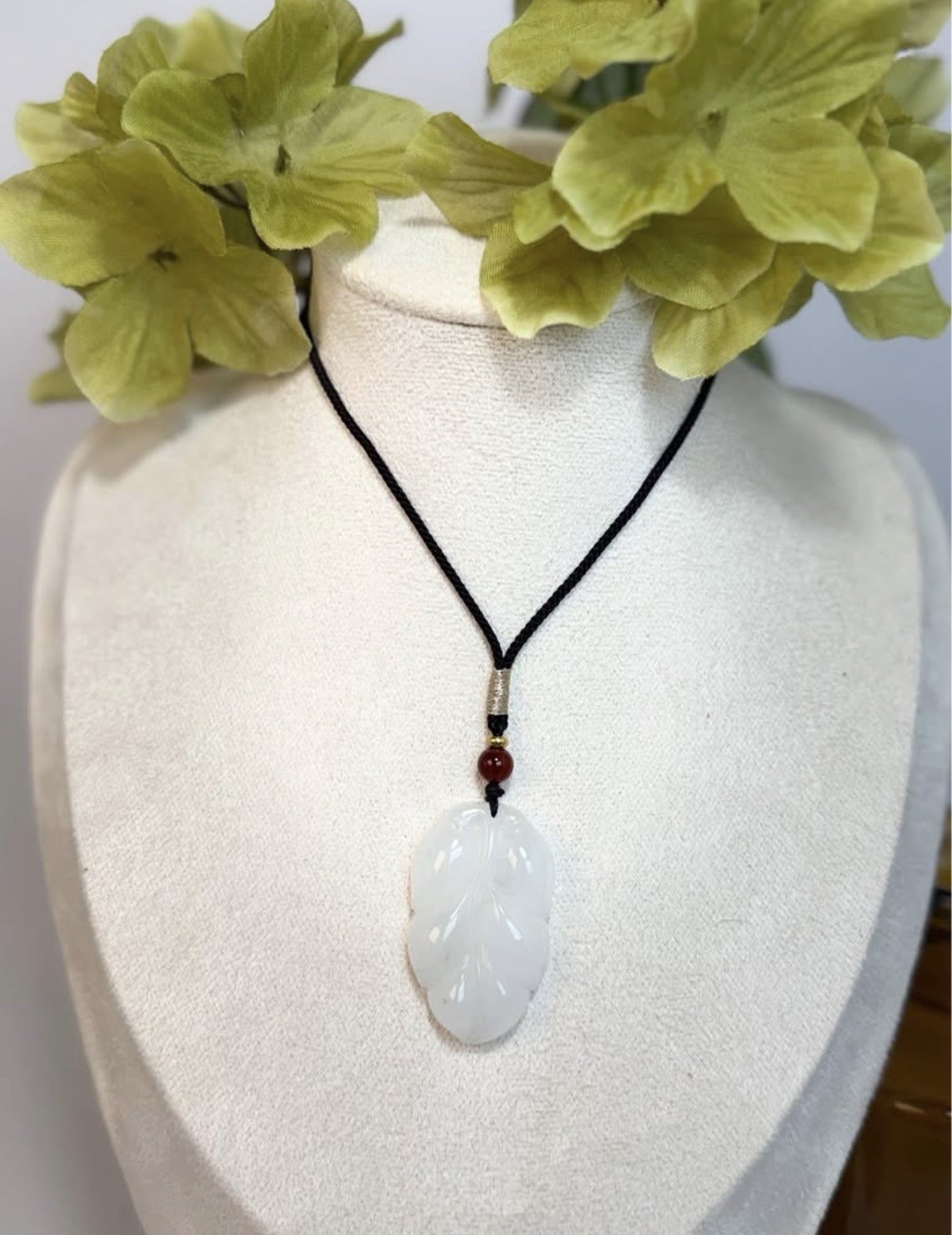 Ice Jade White Leaf Pendant Necklace 40/9.8MM on Adjustable Nylon