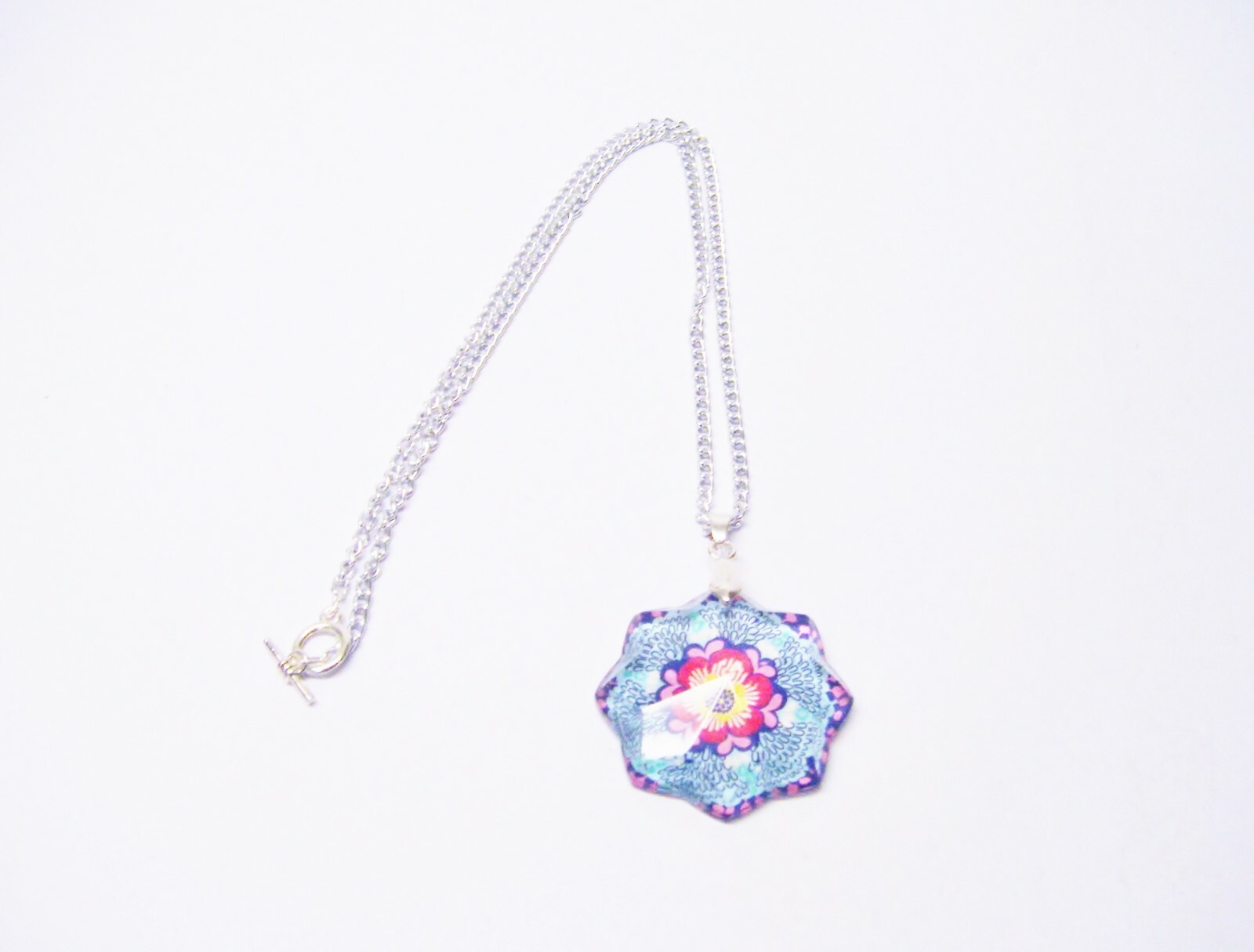 Multi Color Flower Shaped Glass Pendant Necklace