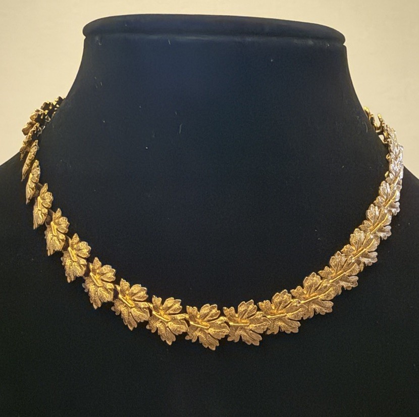 Napier Signed Gold Tone Leaf Link Choker Necklace w/ Box Clasp