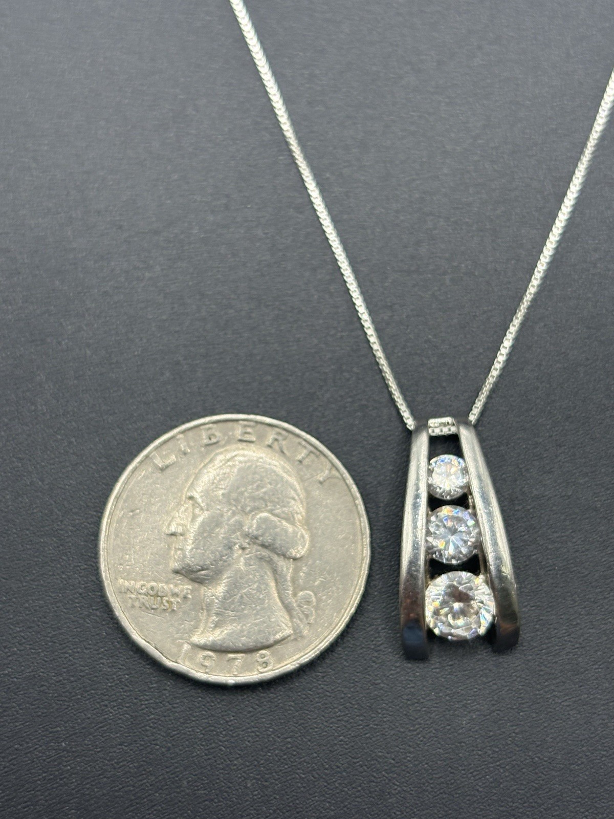 18″ Sterling Silver Cubic Zirconia Ladder Pendant Necklace 4 Grams F17