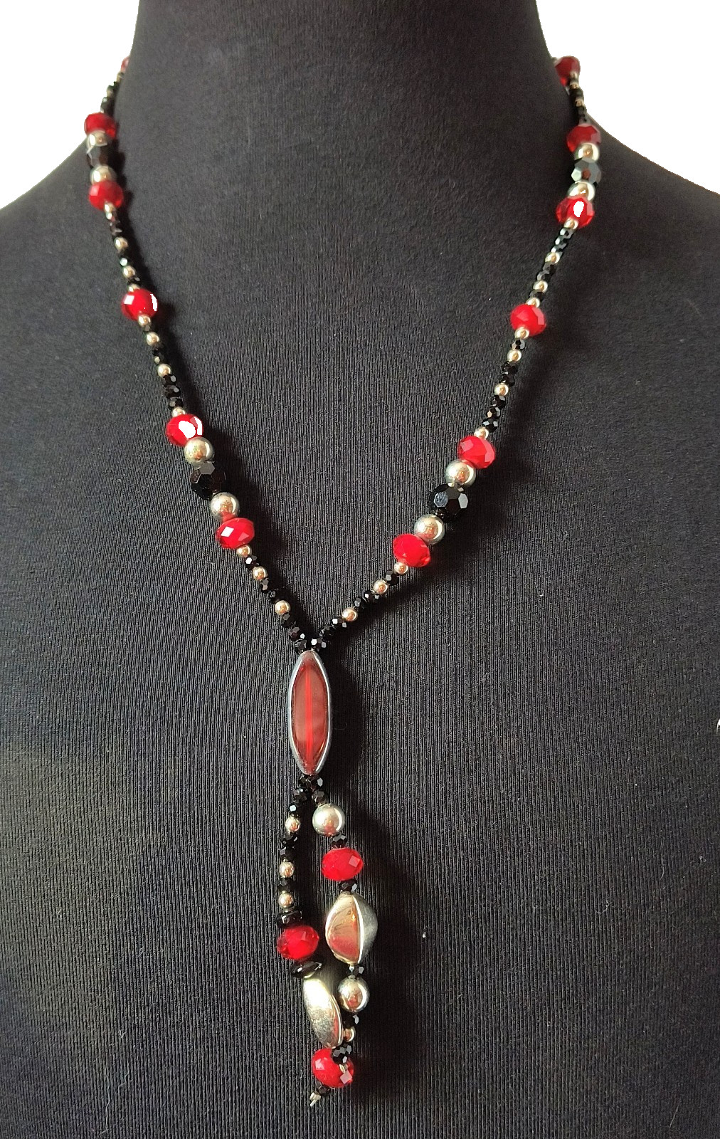 Red Black Silver Color Beaded Necklace 32″ Casual Wear Lobster Closure