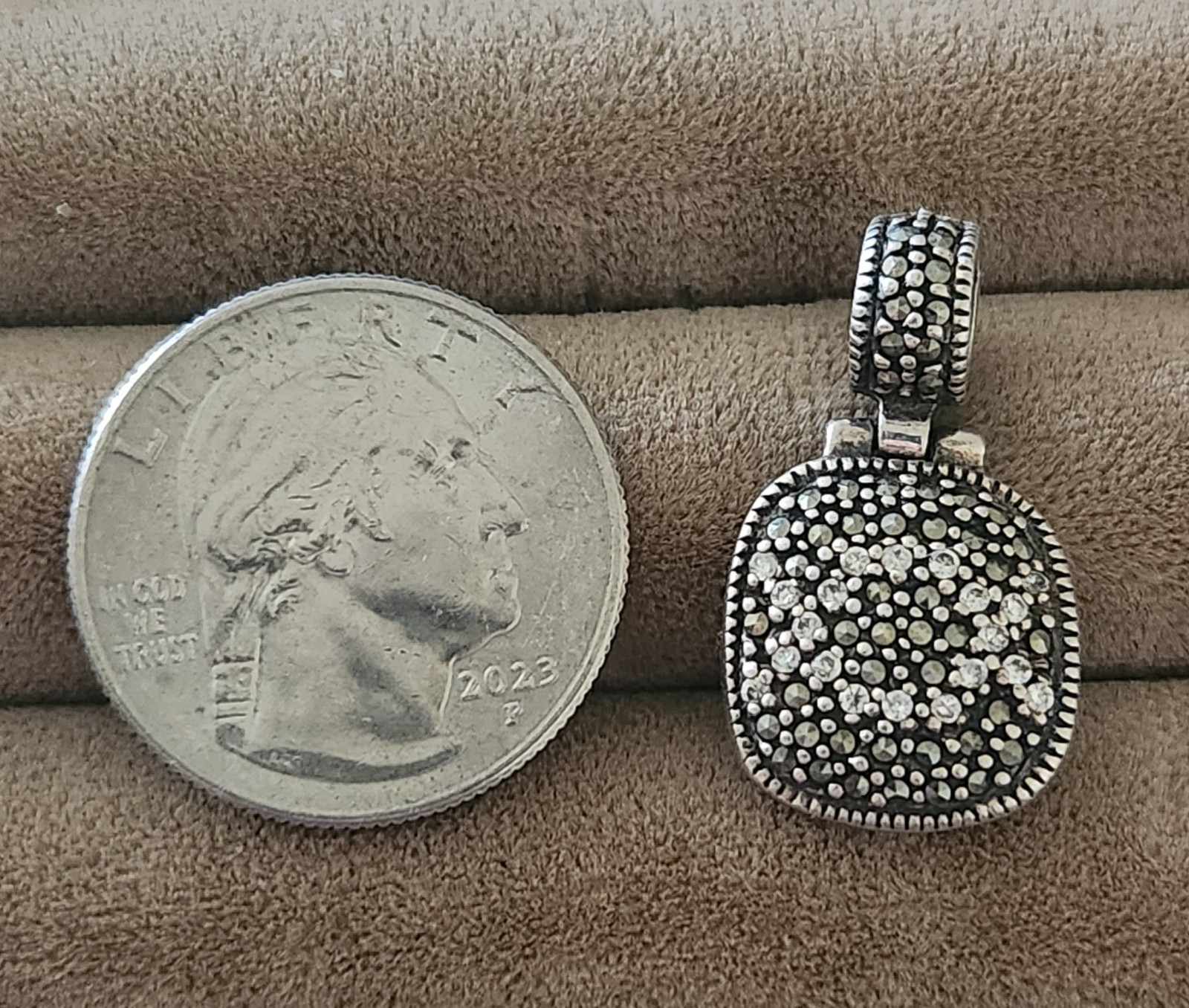Sterling Silver 925 Vintage Mexican Pendant 4 Grams TW