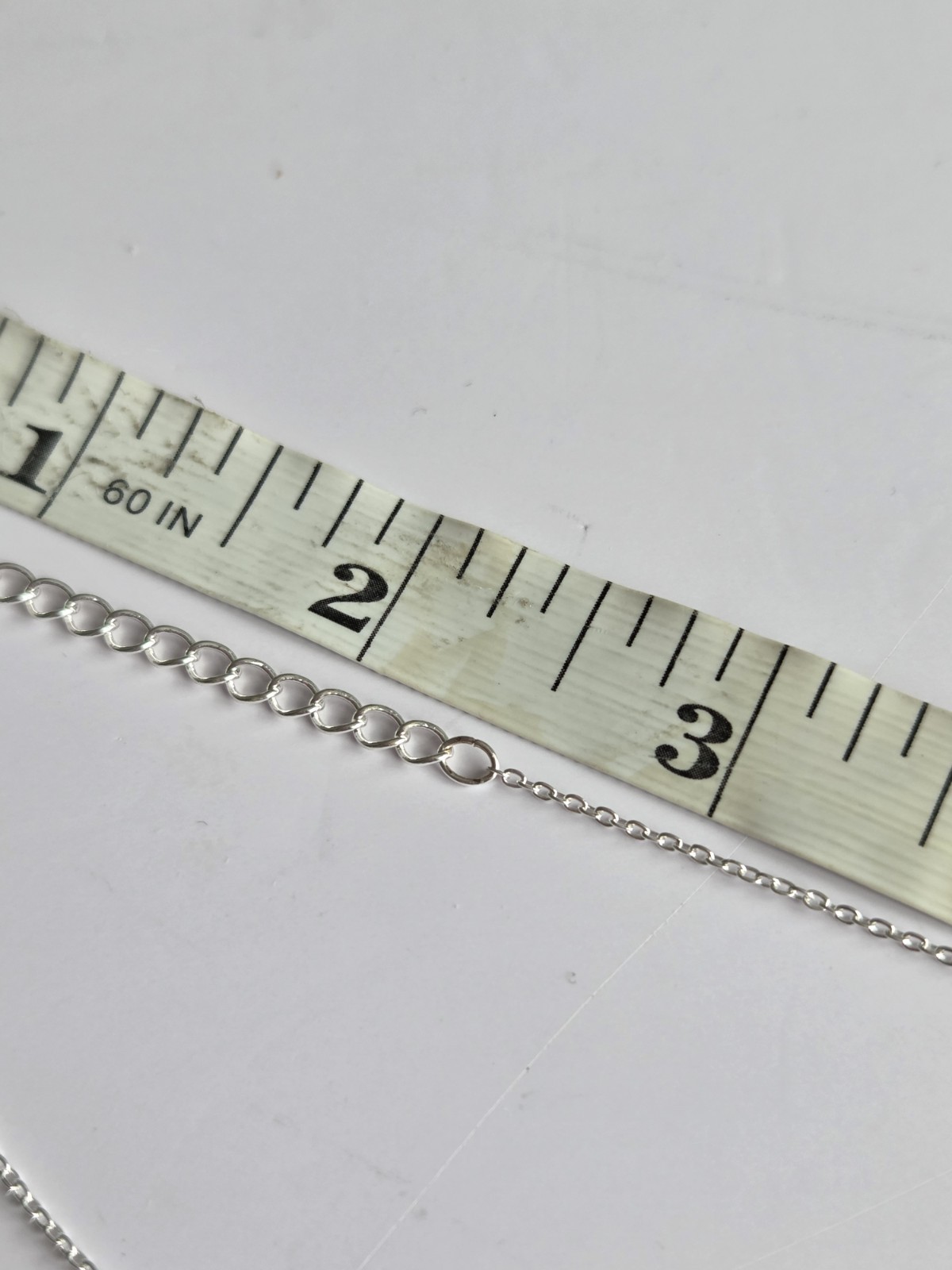 Elegant Faux Pearl Minimalist Necklace In Silver Tone- Very Good Condition