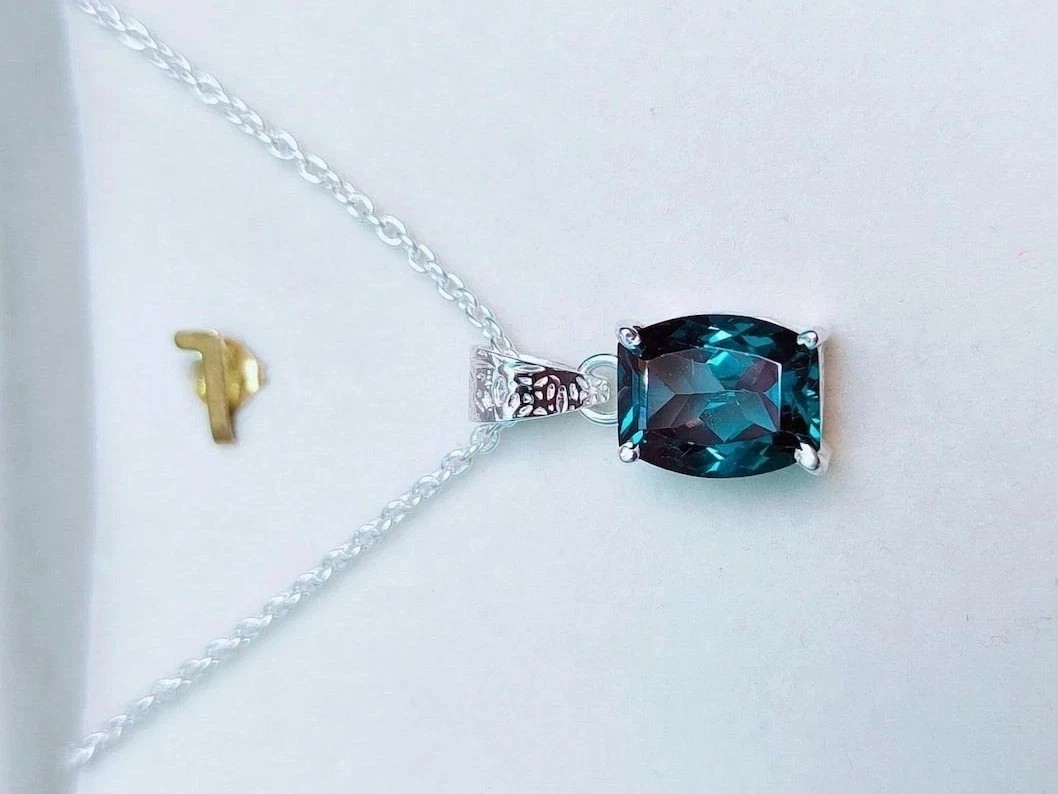20 Ct Natural Teal Green Sapphire Gemstone Sterling Silver Pendant With Chain