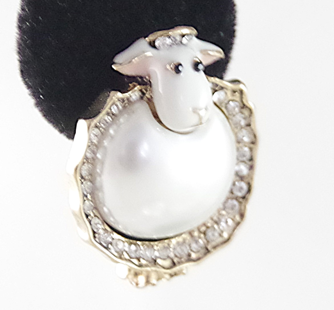 DESIGNER STYLE SHEEP LAMB KNITTER EASTER RHINESTONE PEARL EARRINGS NECKLACE SET