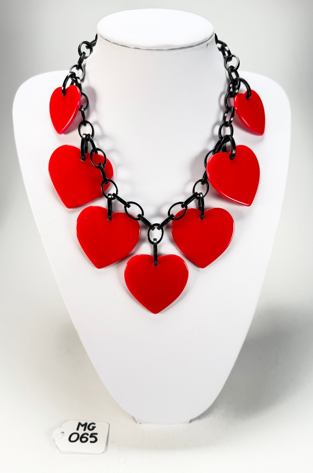 Marion Godart – BSX “Morceaux De Cœur” Red Resin Necklace