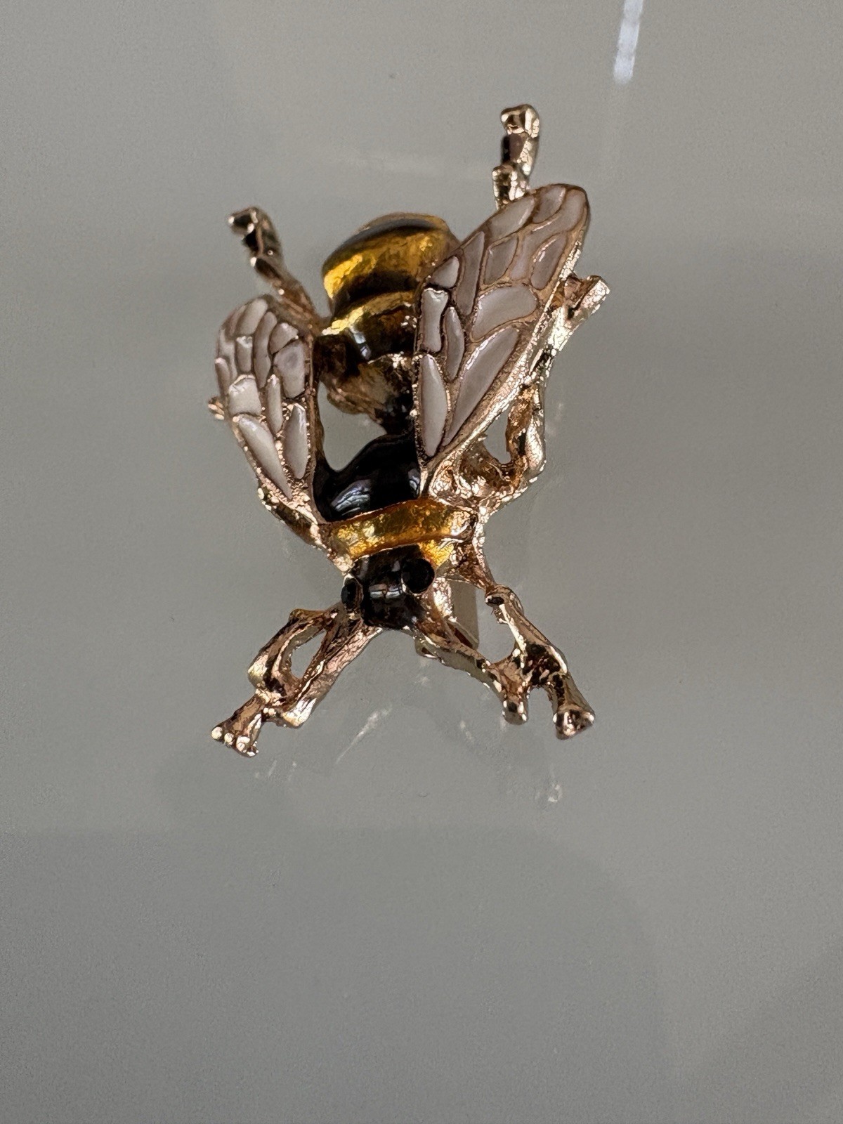 HONEY BEE PIN Gold Black Yellow Enamel Flying Insect Brooch Rhinestone 1.3”