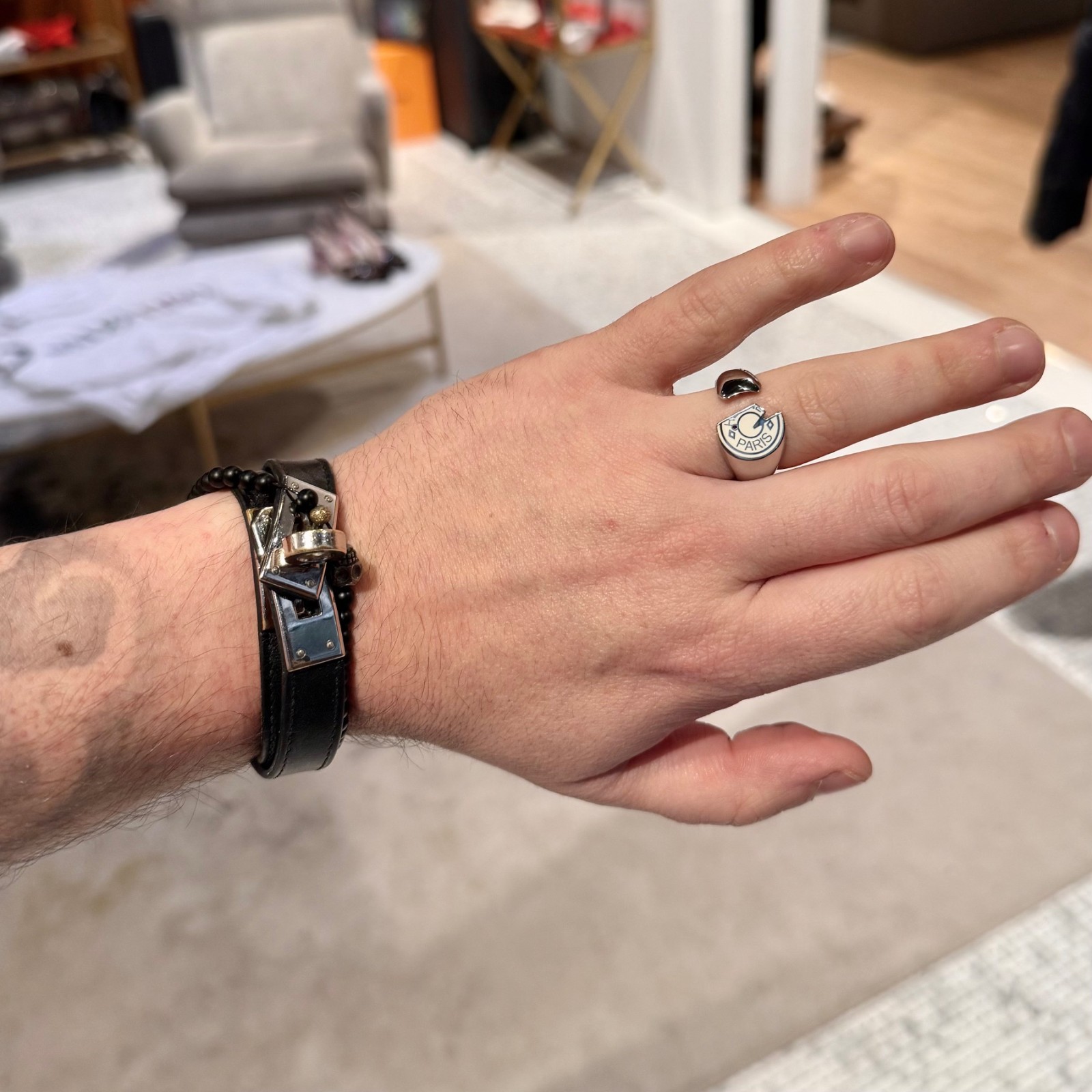 Hermès Carrousel Craie Lacquered Palladium Plated Signet Ring – Size 60