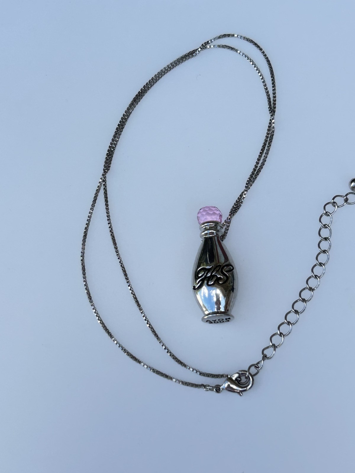 Avon 2004 Presidents Club Pink Faceted Bead Perfume Bottle Pendant Necklace