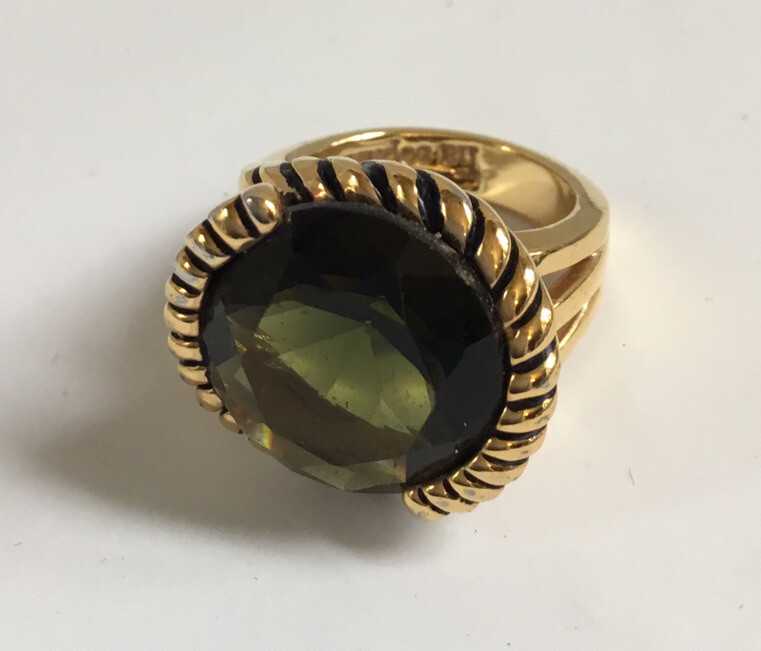 Lia Sophia “Envy” Green Crystal Ring Gold Tone Unique Setting. EUC