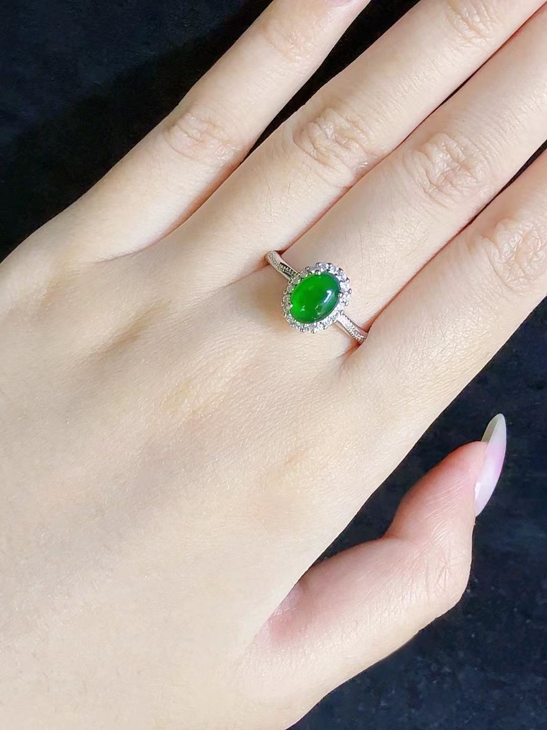 Beautiful 100% Natural green jadeite ring