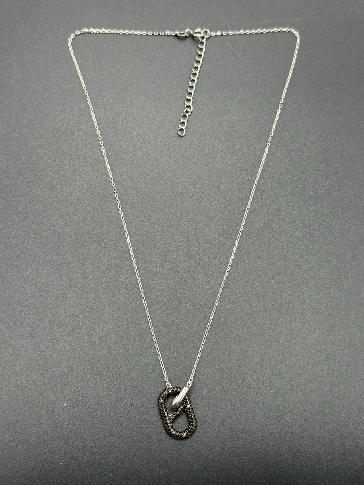 New Condition 18″ Sterling Silver Black Cubic Zirconia Paper Clip Necklace 925