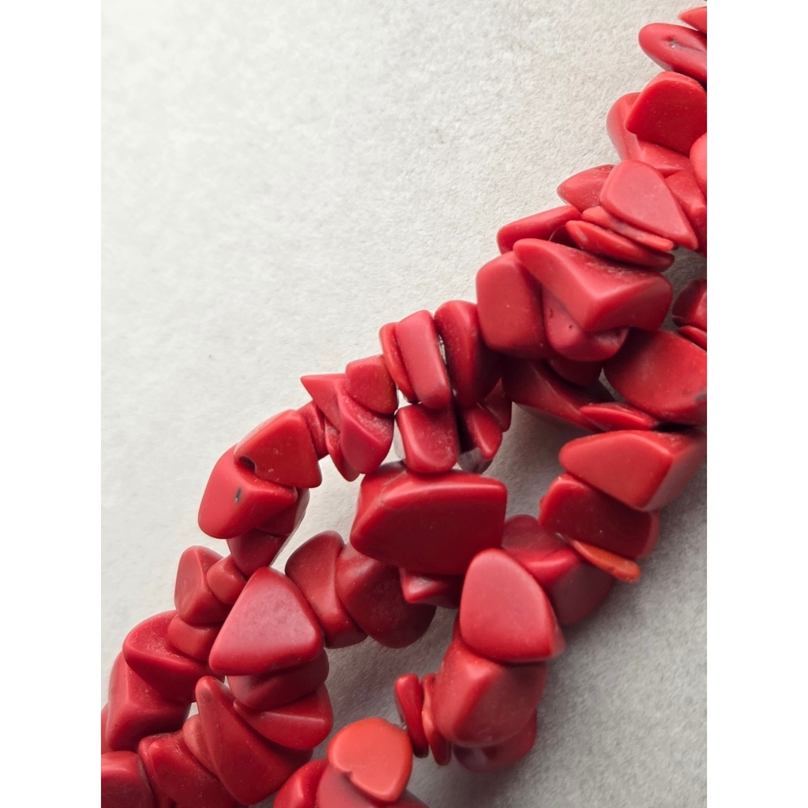 Red Natural Stone Chip Bead Twisted Necklace