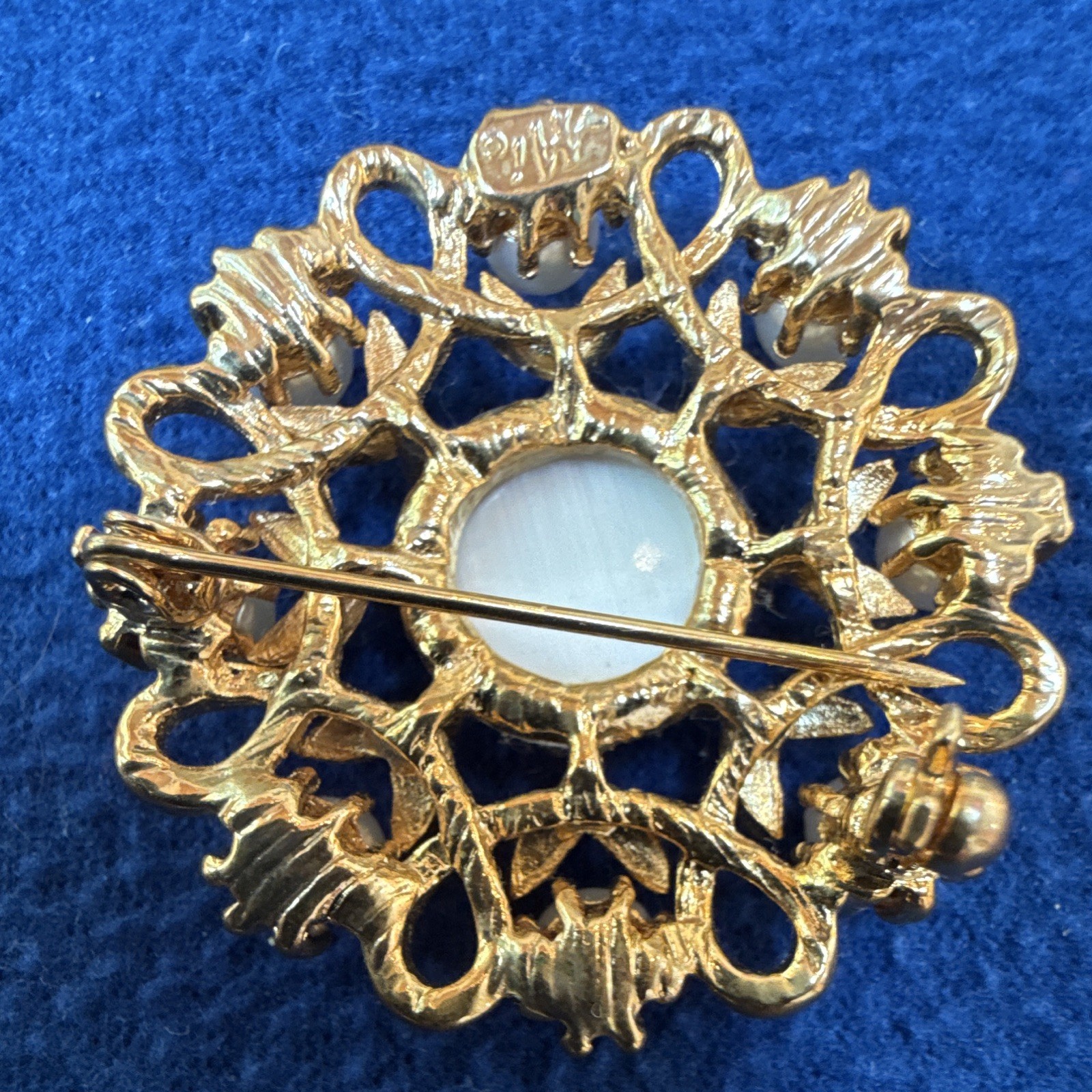 Vintage ALI Gold Tone Faux Pearl & Moonstone Cabochon Brooch Pin 1.25 in