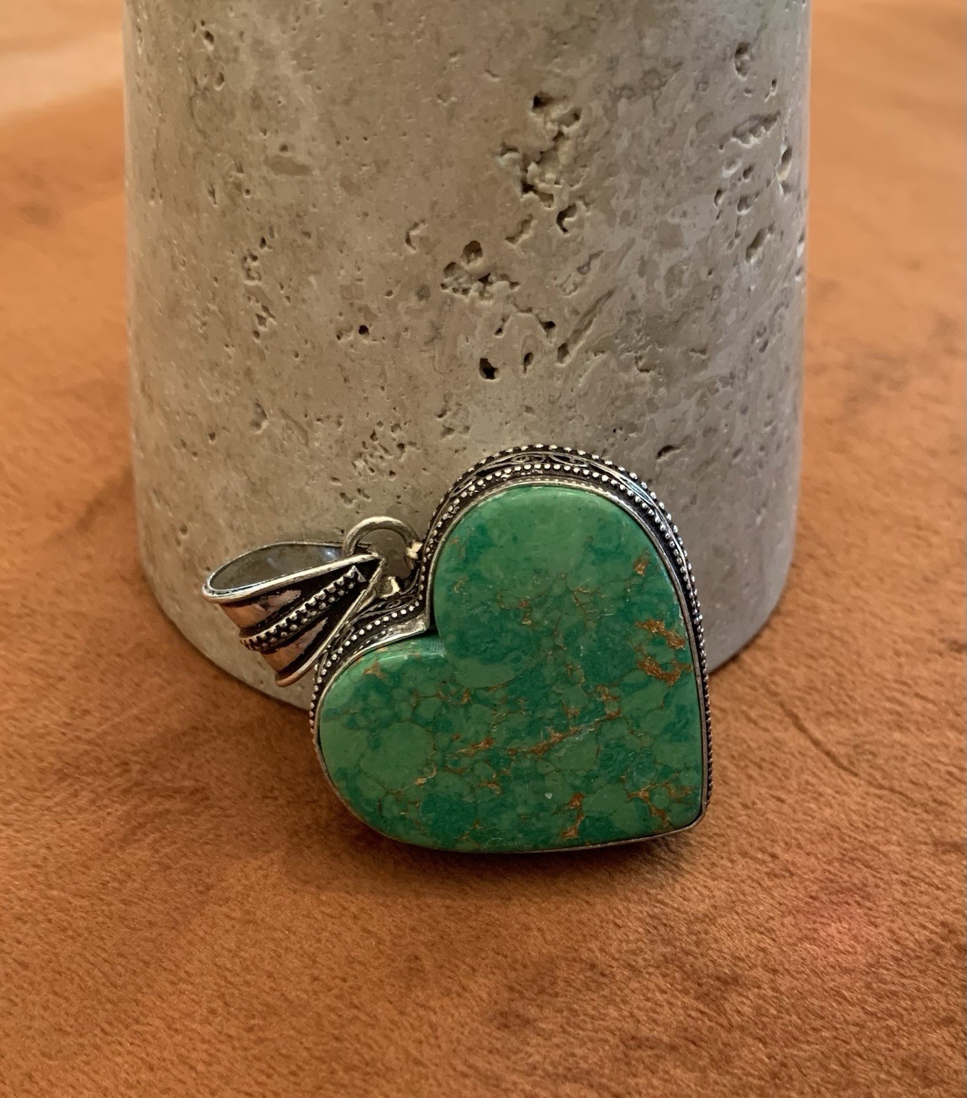 Green Turquoise Detailed Heart Pendant Gold Copper Vein Accent Excellent
