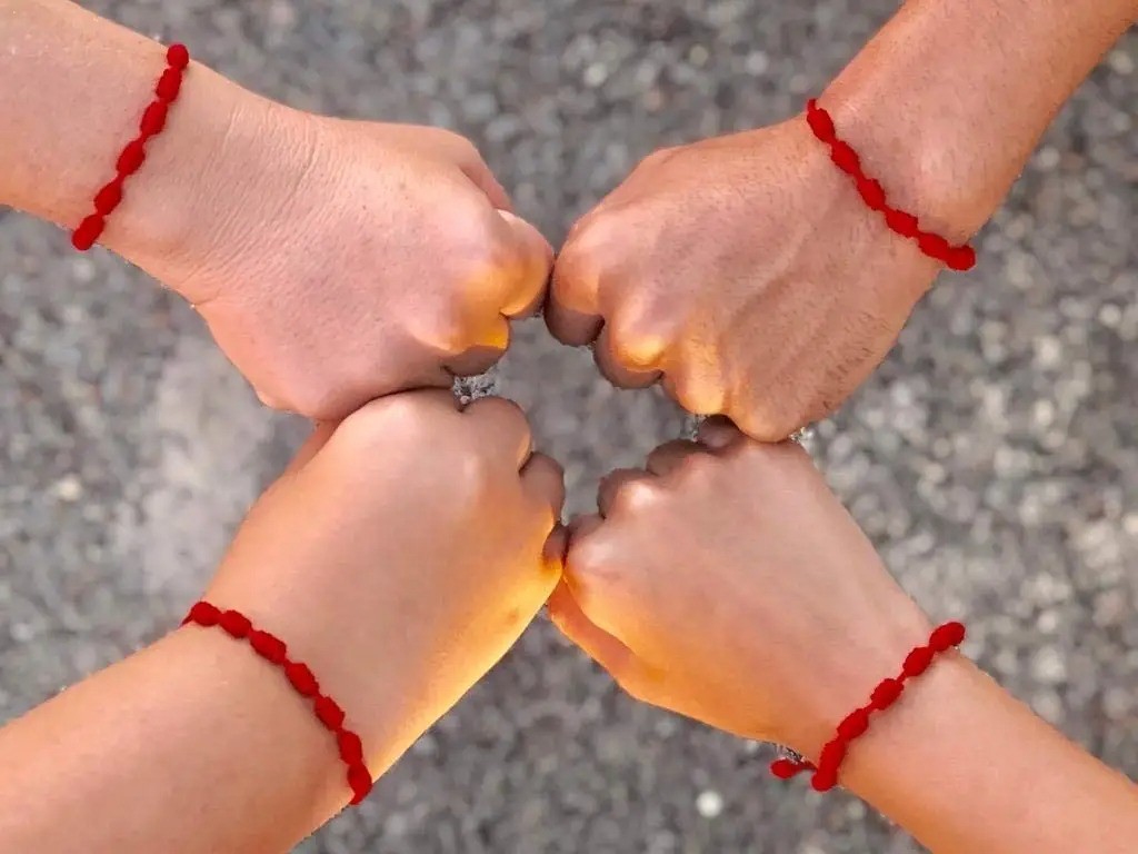 Lucky red string bracelet Kabbalah Amulet 7 Knots Protection Rope man or women