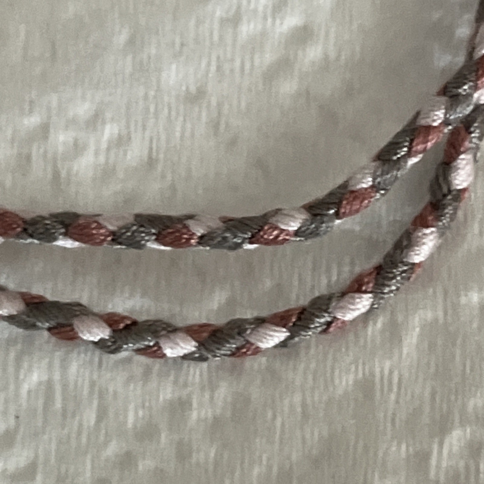 NEW BOHO BRAIDED THREAD FRIENDSHIP BRACELET ADJUSTABLE GRAY ROSE WHITE NIP