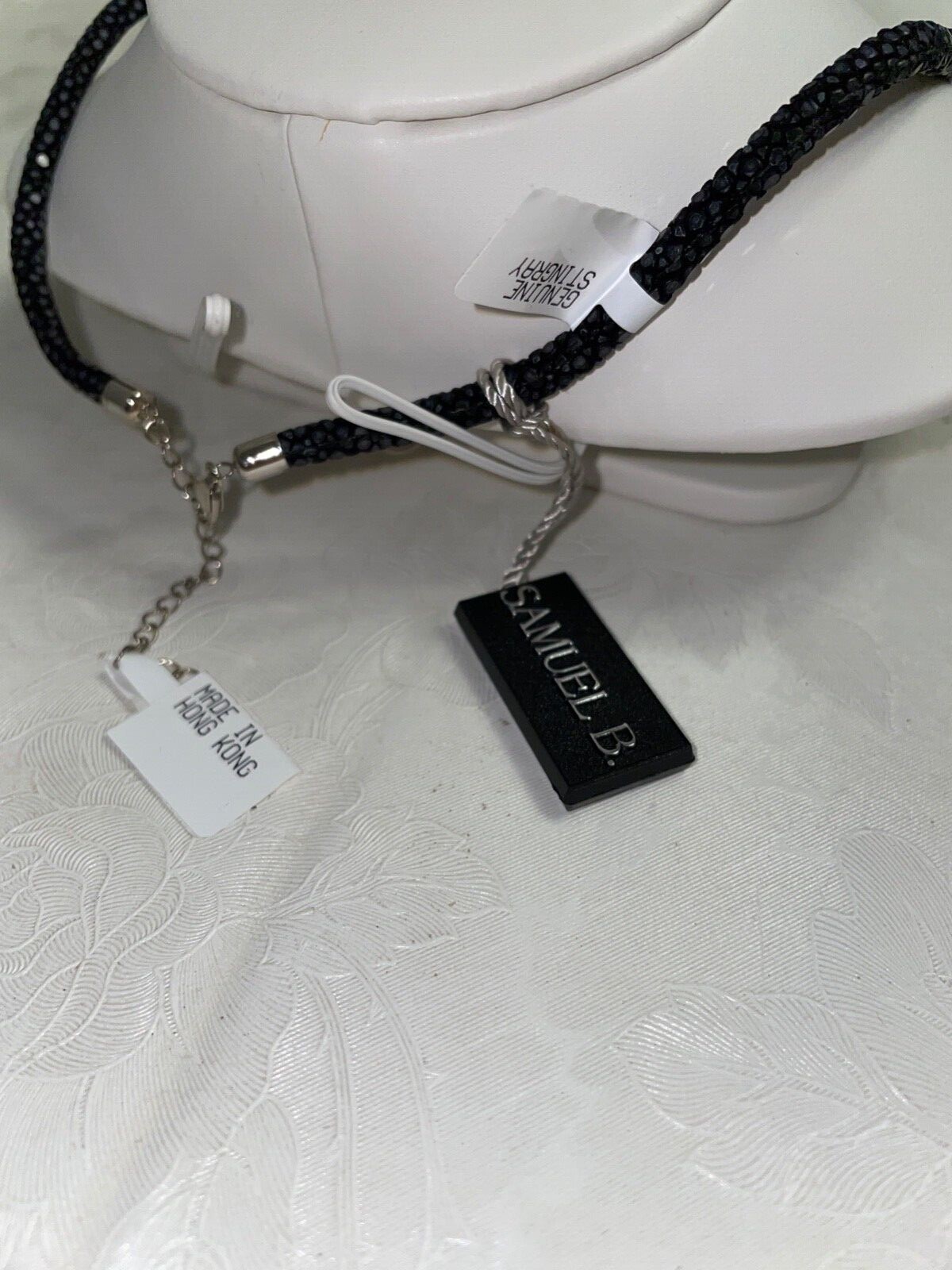 NWT Samuel B Genuine Stingray Leather Necklace Made in Hong Kong New York Bali