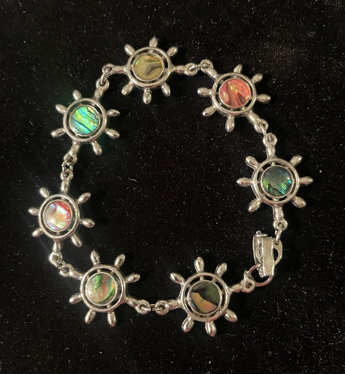 Silver Tone Nautical Ship Wheel Dangle Charm Shell Inlay Link Bracelet 7 in