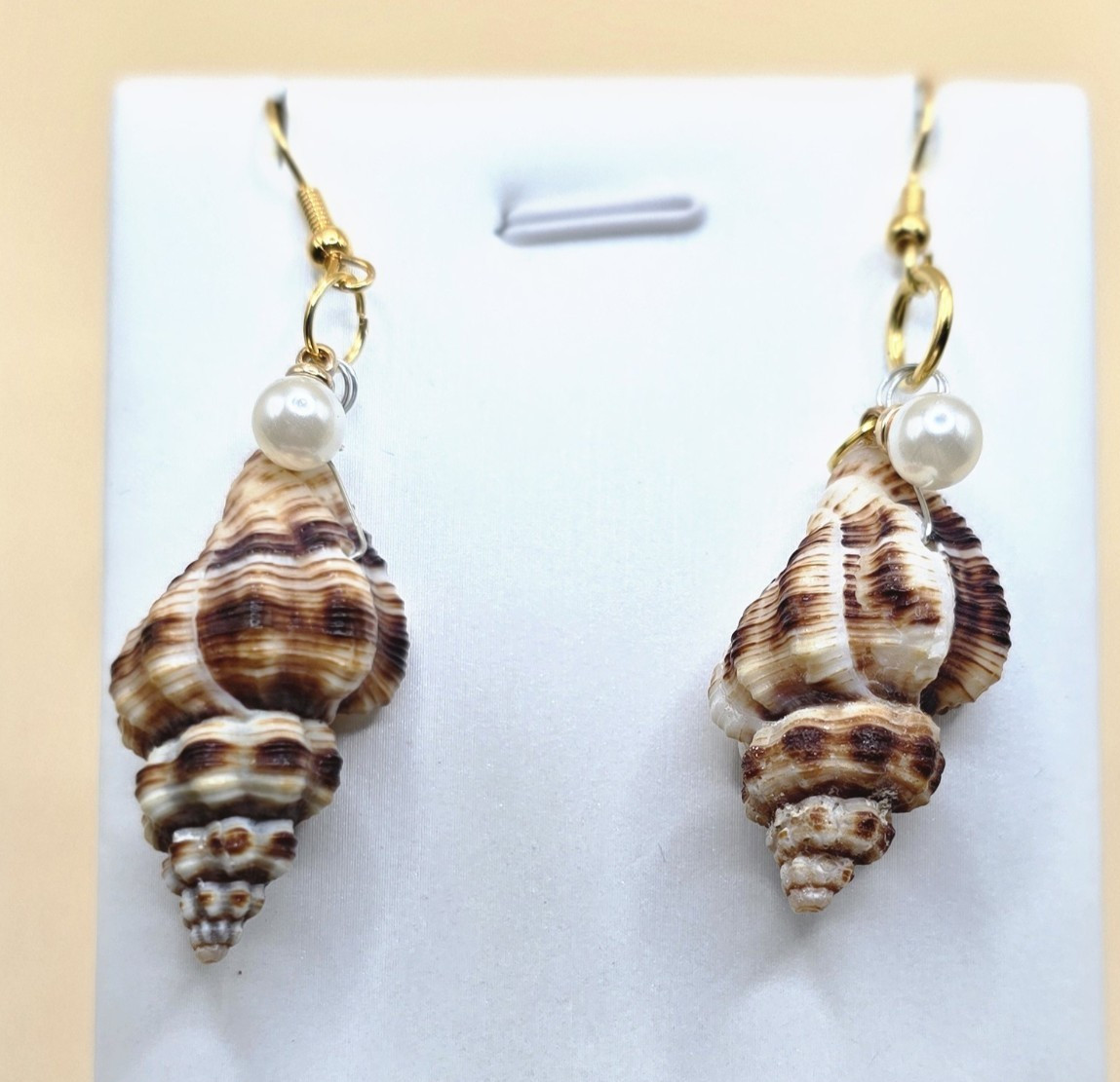 Natural Shell Dangle Drop Hook Earrings Gold Tone Brown/White Faux Pearl Beach