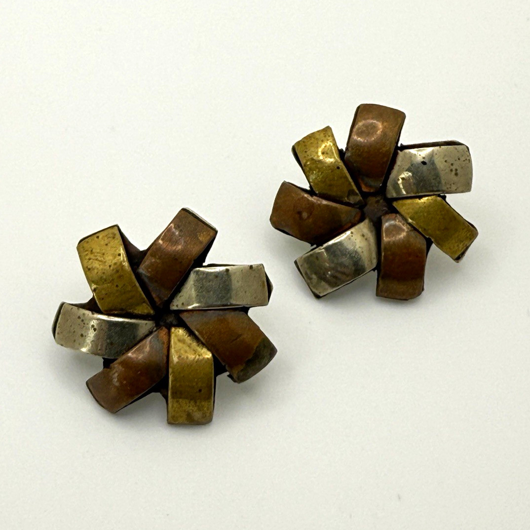 Tri-Tone Gold Silver Brown Metal Flower Stud Earrings, No Stone