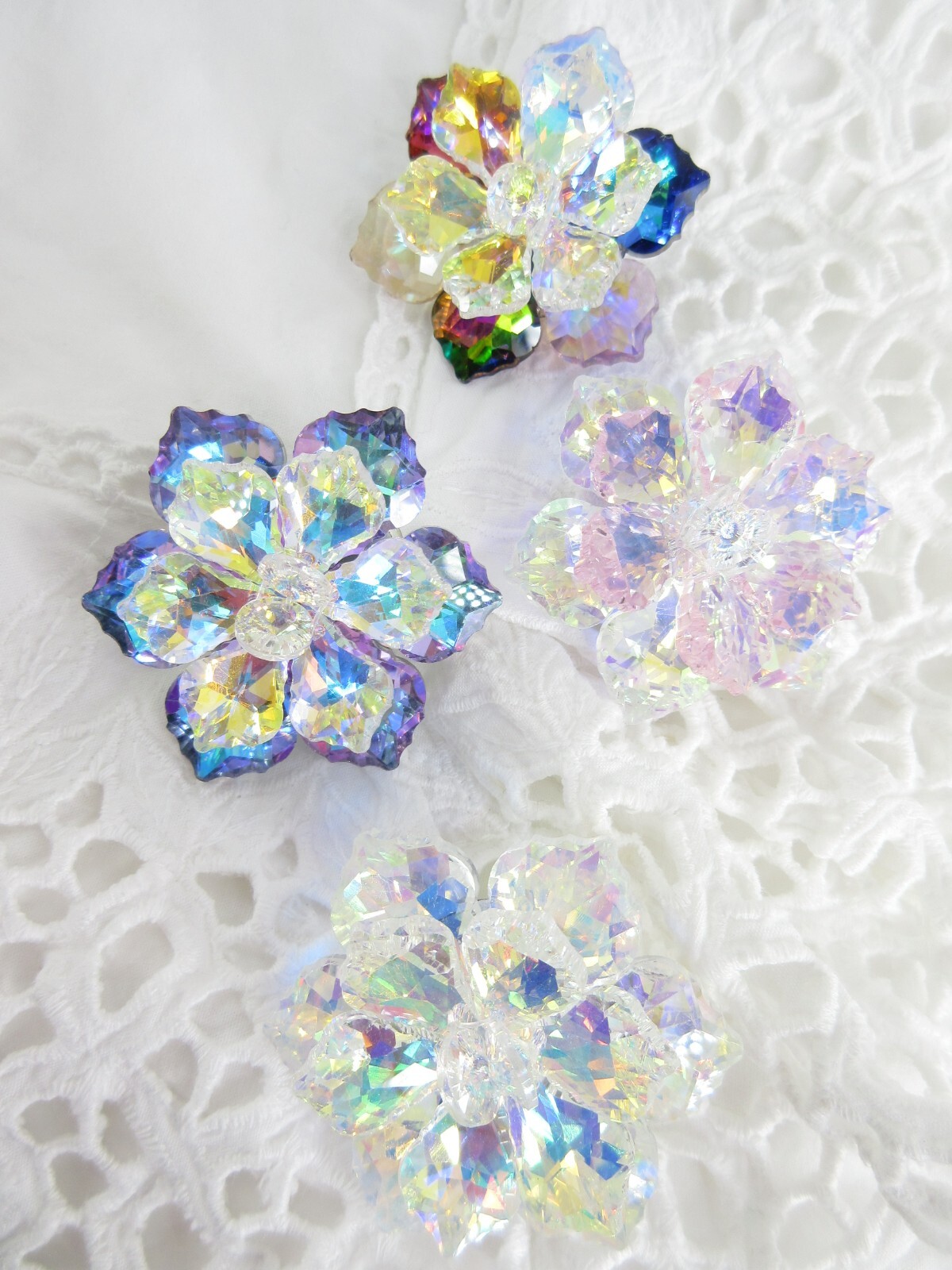Aurora Borealis Crystal Pin Brooch Flower Glass Bead Jacket Hat Purse Corsage