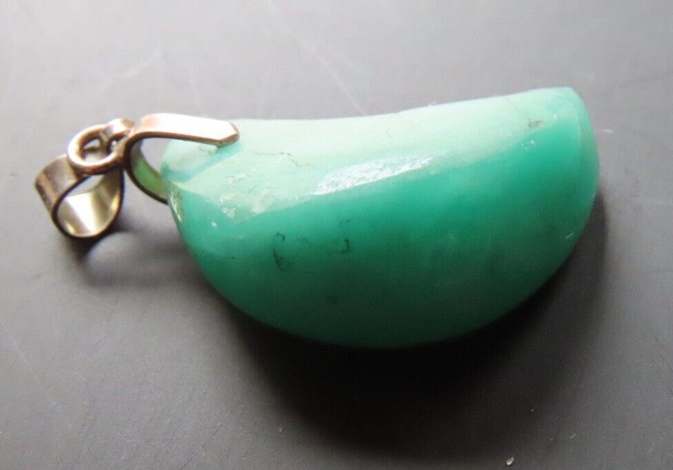 Half moon colombian emerald Silver Pendant – natural, not treated stone