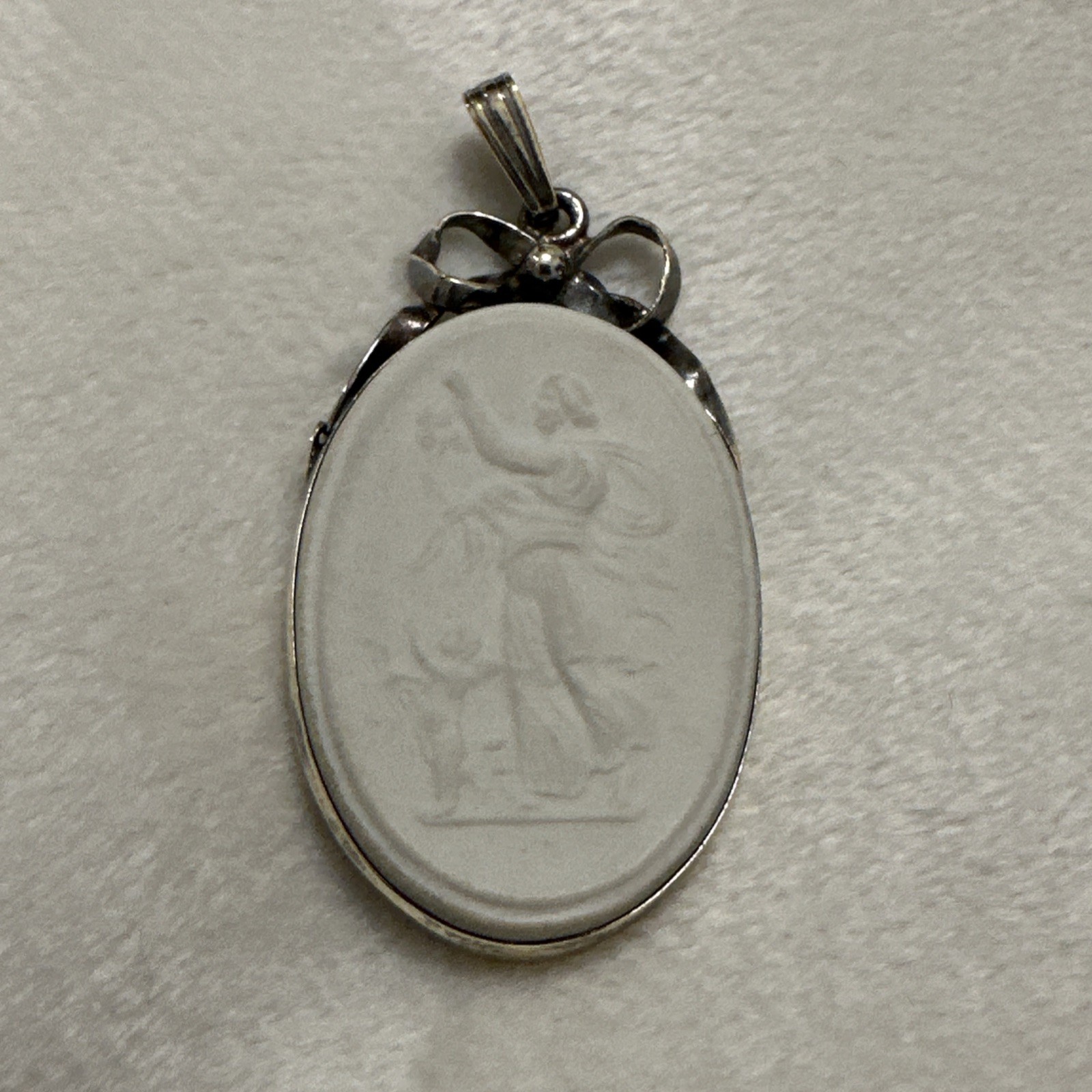 Wedgwood White Jasperware Pendant Sterling Silver Mother Love SEE DESCRIPTION