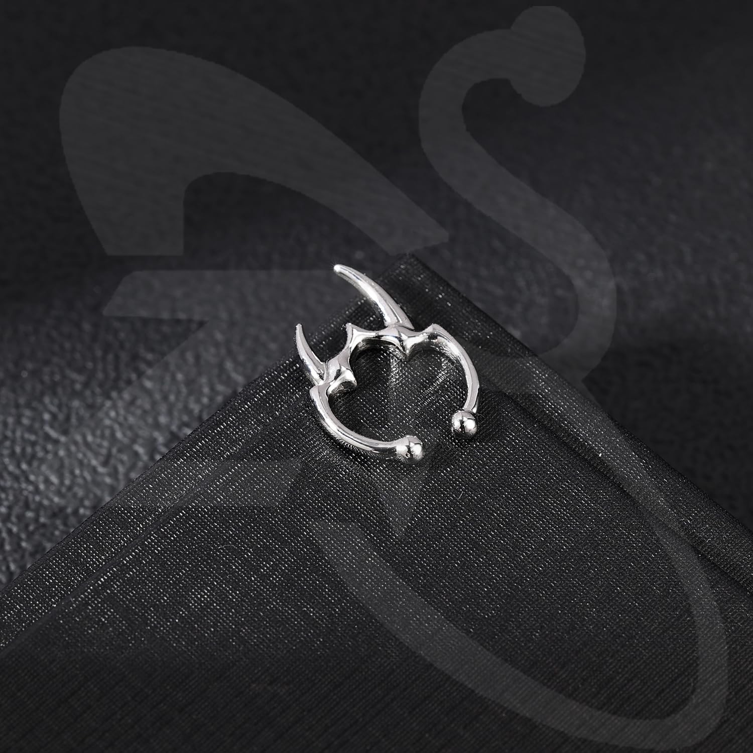 ZS 1PC Fake Septum Nose Ring Hoop, Non Pierced Cuffs Faux Clicker Fangs