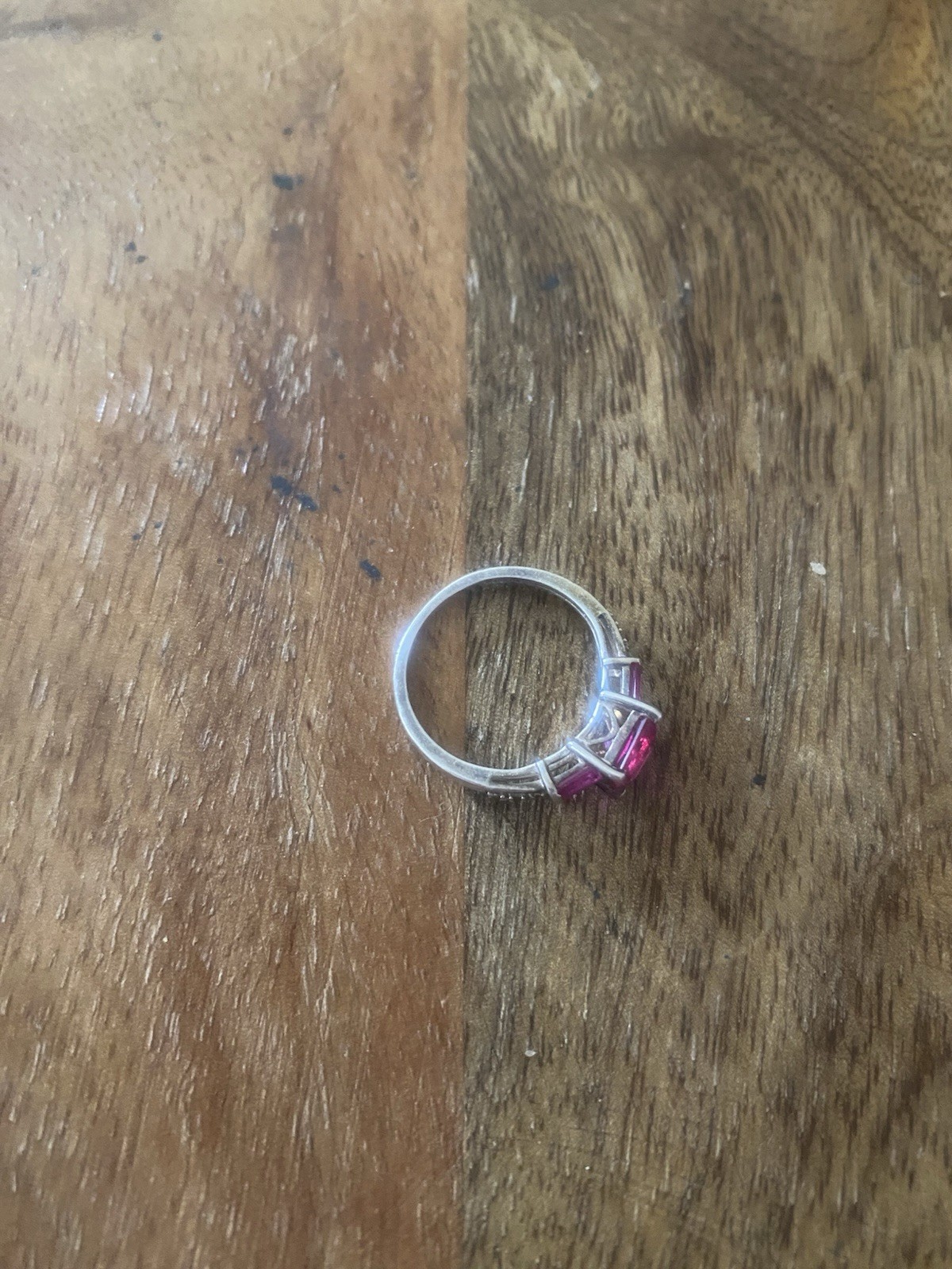 STS 925 Silver Band Ring Size 7 Pink Square Sapphire Ruby Stone Silver Tone