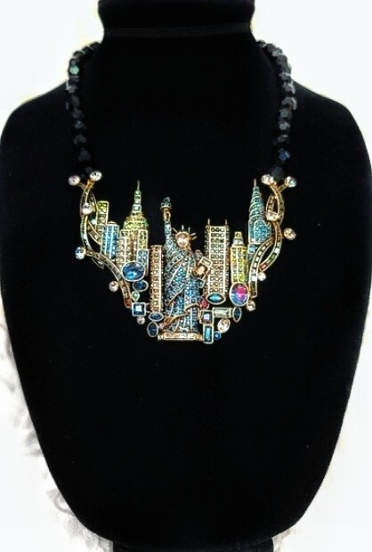 AUTHENTIC Heidi Daus “New York” Necklace
