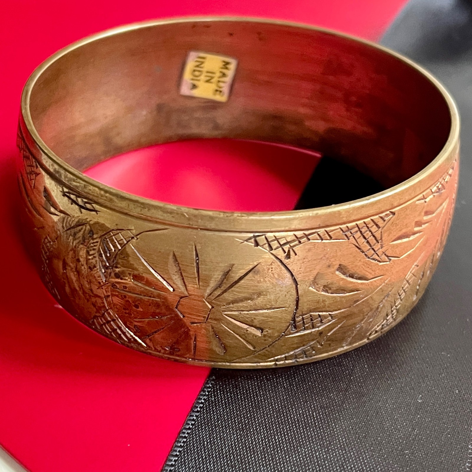 2.75″ D Primal Scribed Markings Solid Brass Bangle Bracelet 1″ W India