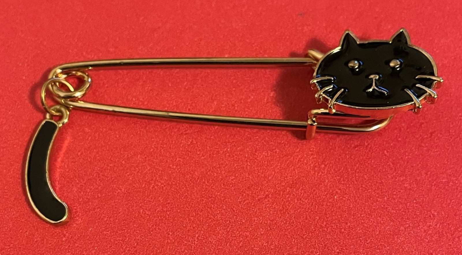 Black Cat Face Gold Toned & Enamel Brooch/Pin – as shown